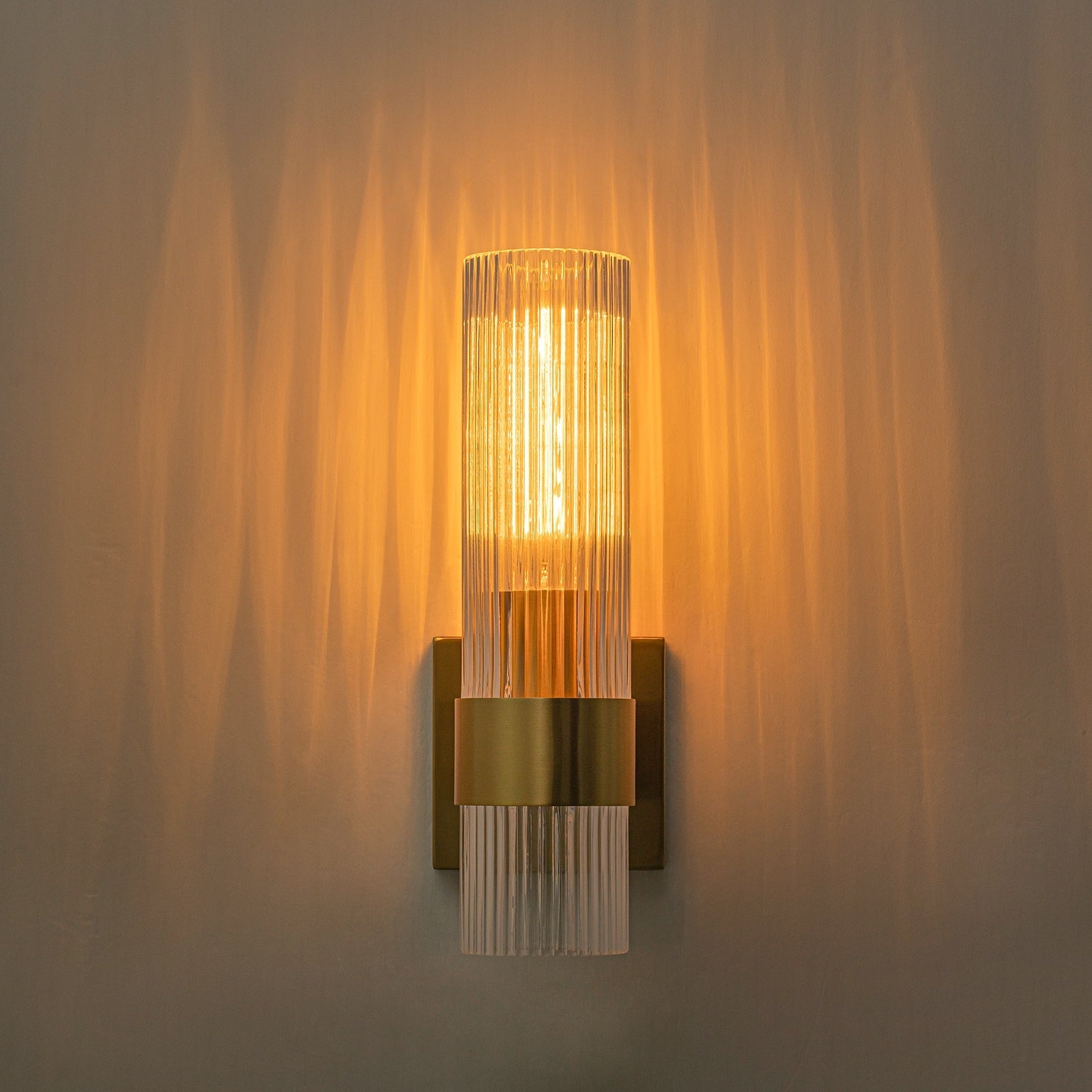 1 Light Modern Wall Sconce With Ribbed Glass Shade