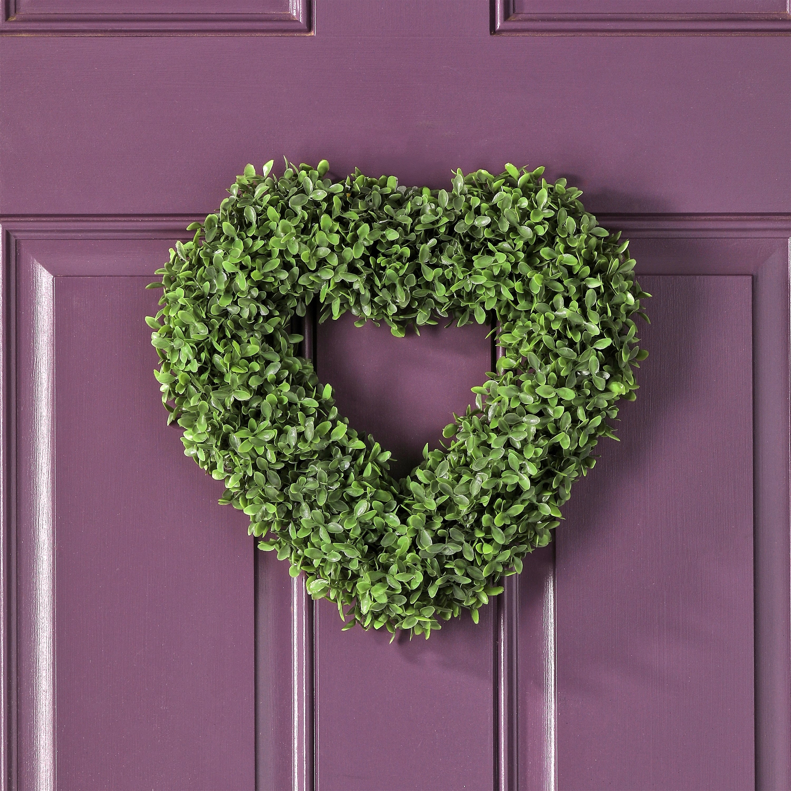 14 Uv Boxwood Wall Heart