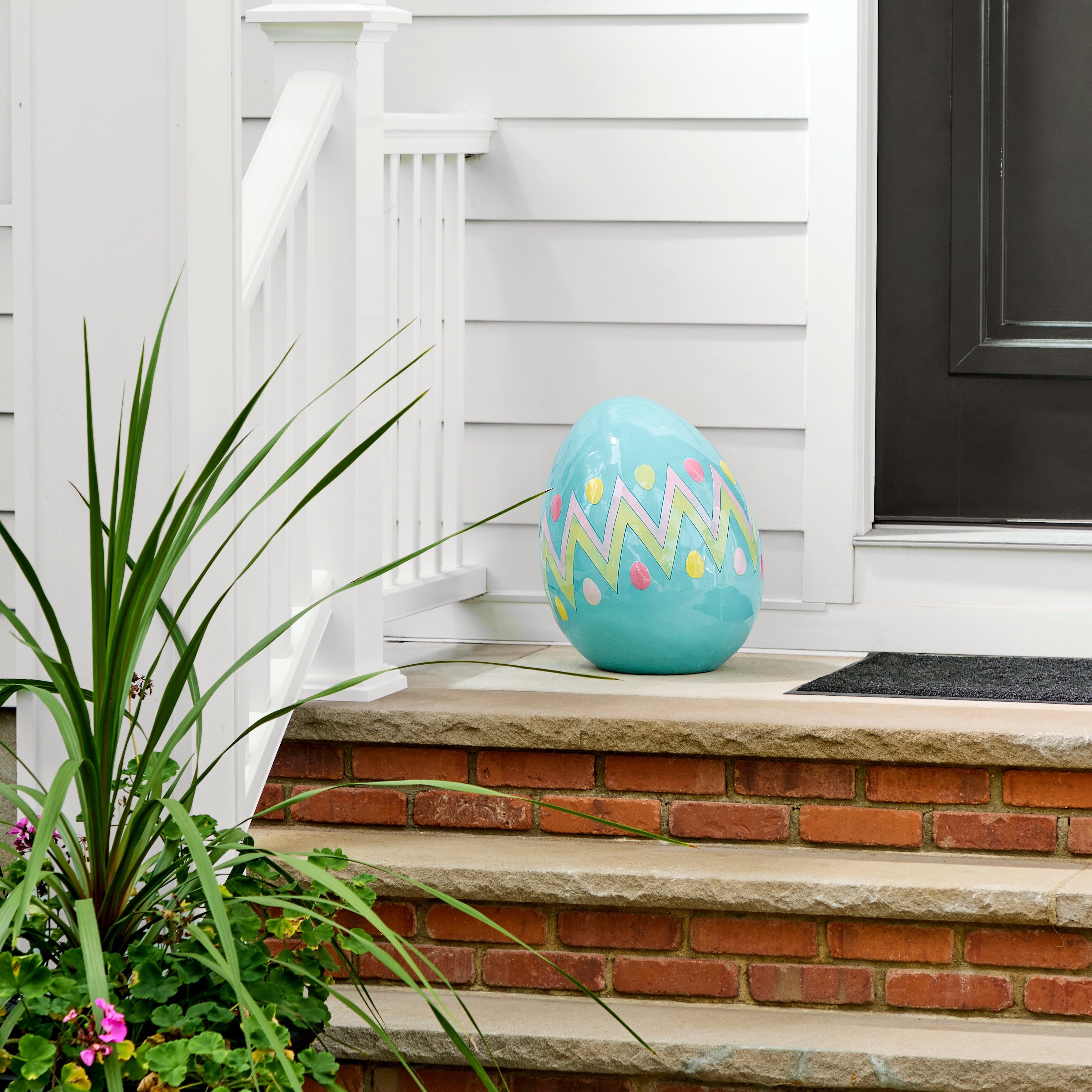18.25 Resin Outdoor Easter Egg
