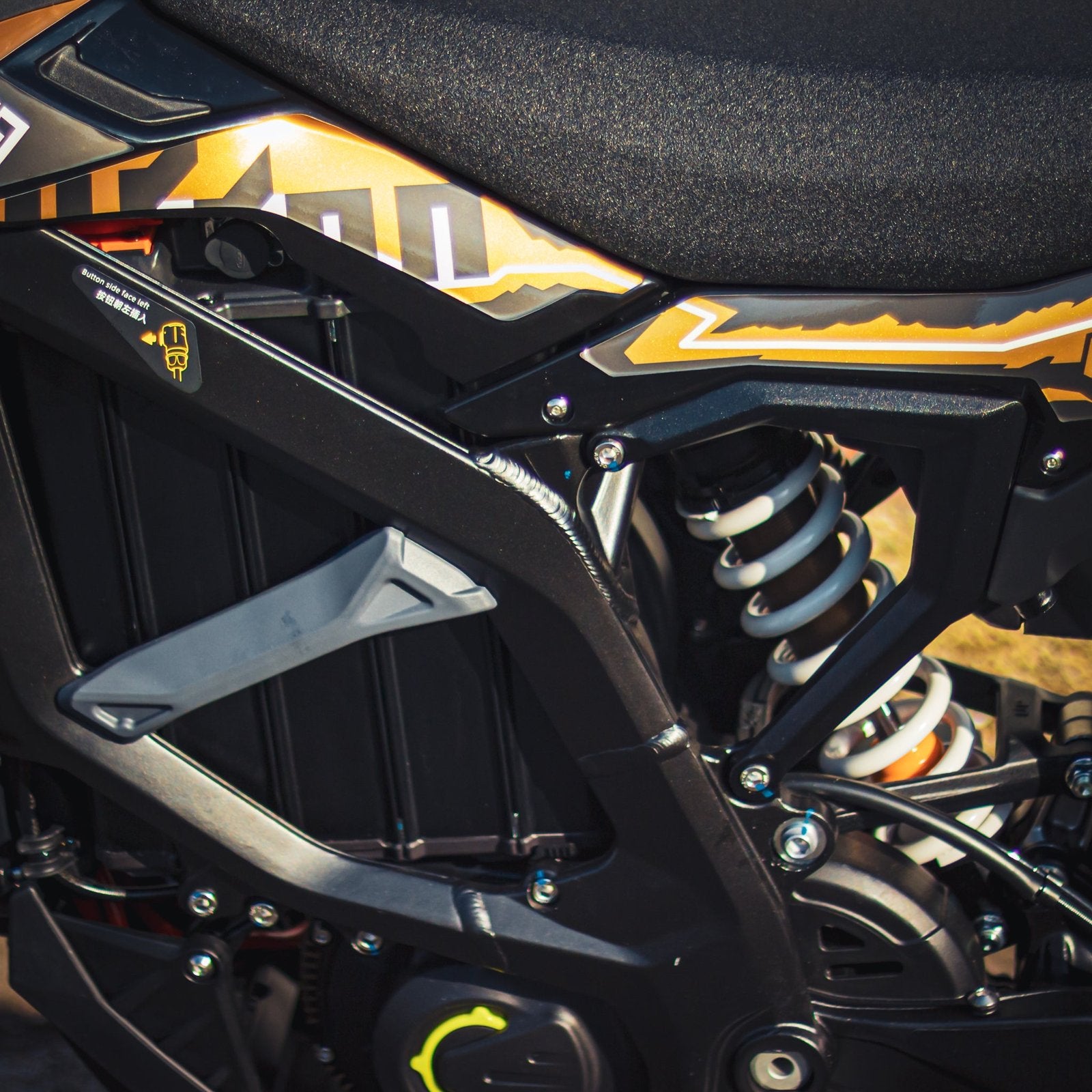 SUR RON ULTRA BEE T 2026 ROAD LEGAL