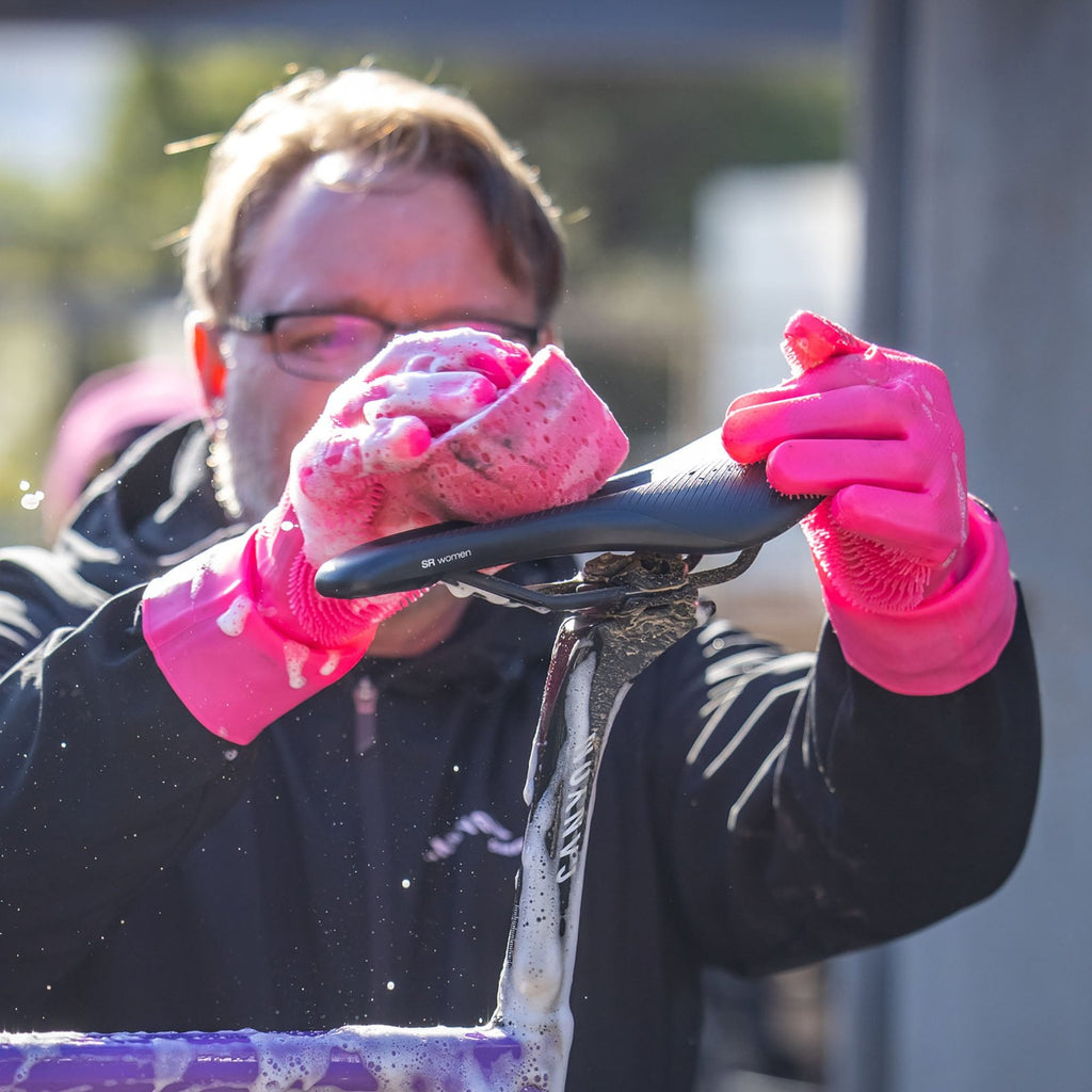 MUC OFF DEEP SCRUBBER GLOVES PINK