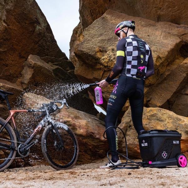 MUC-OFF MOBILE PRESSURE WASHER & 1L NANO CLEANER