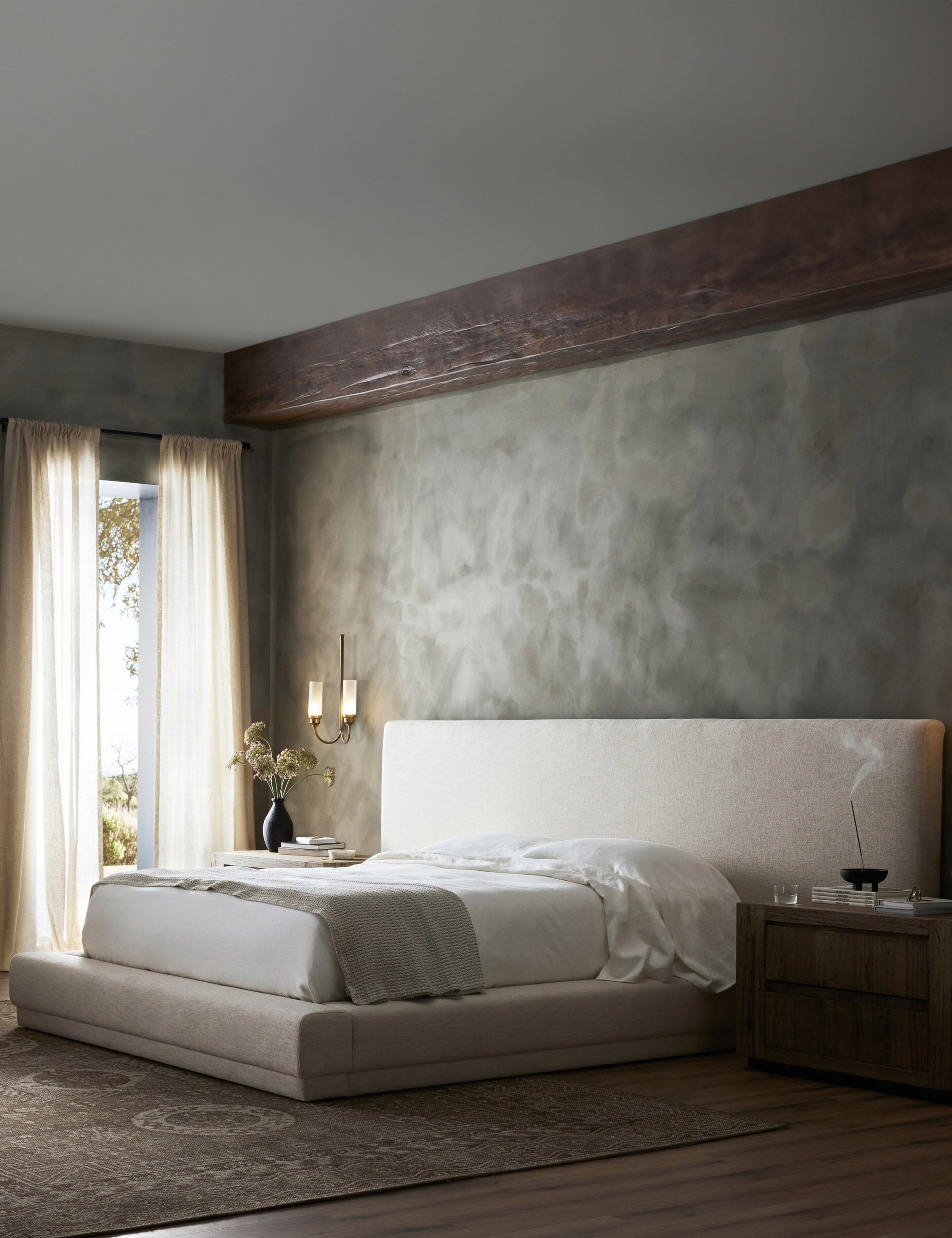 Manya Extended Headboard Platform Bed