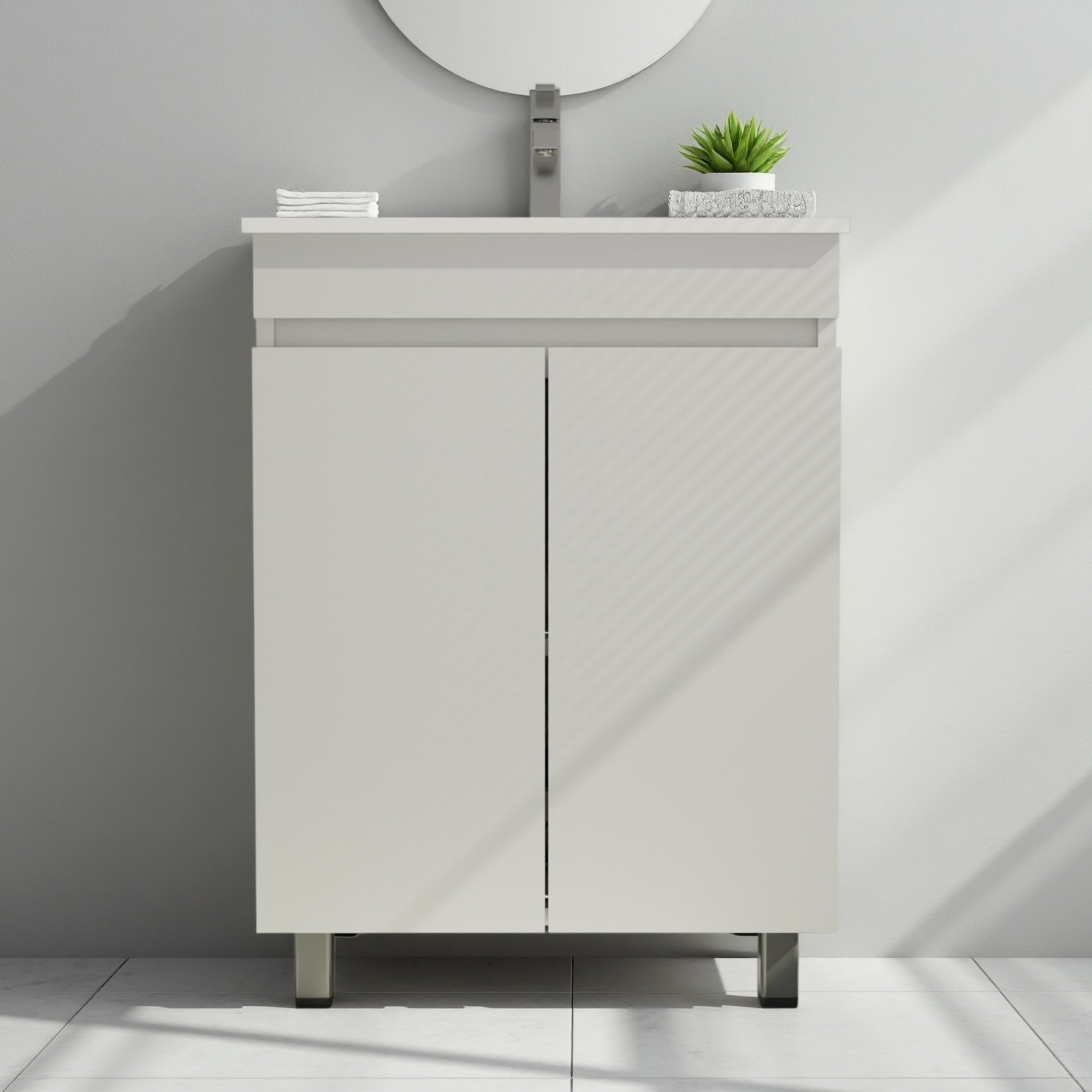 24 Plywood Water Resistant Freestanding Bathroom Vanity With Ceramic Basin And Soft Close Doors