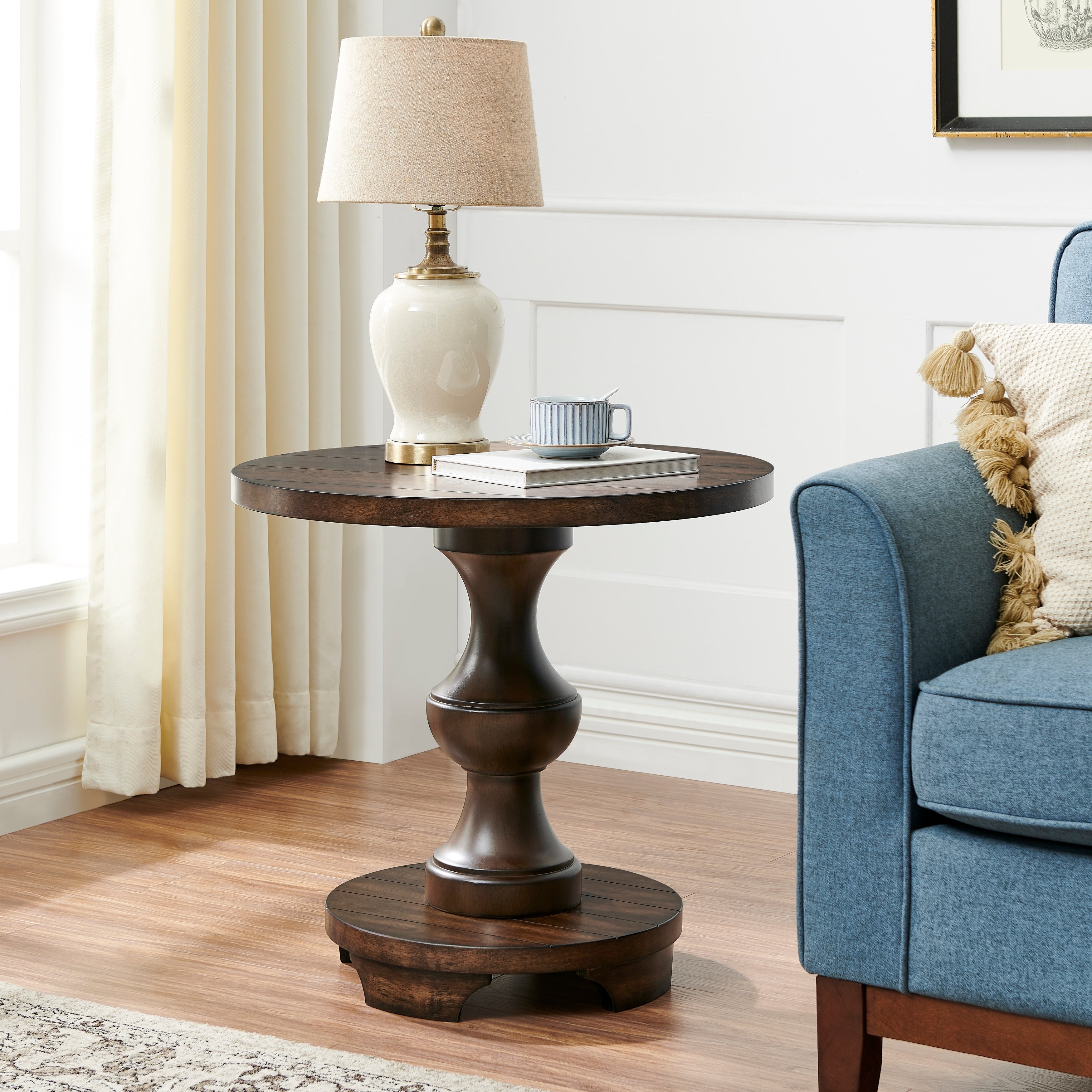 26 Inch Diameter Traditional Round Pedestal End Table