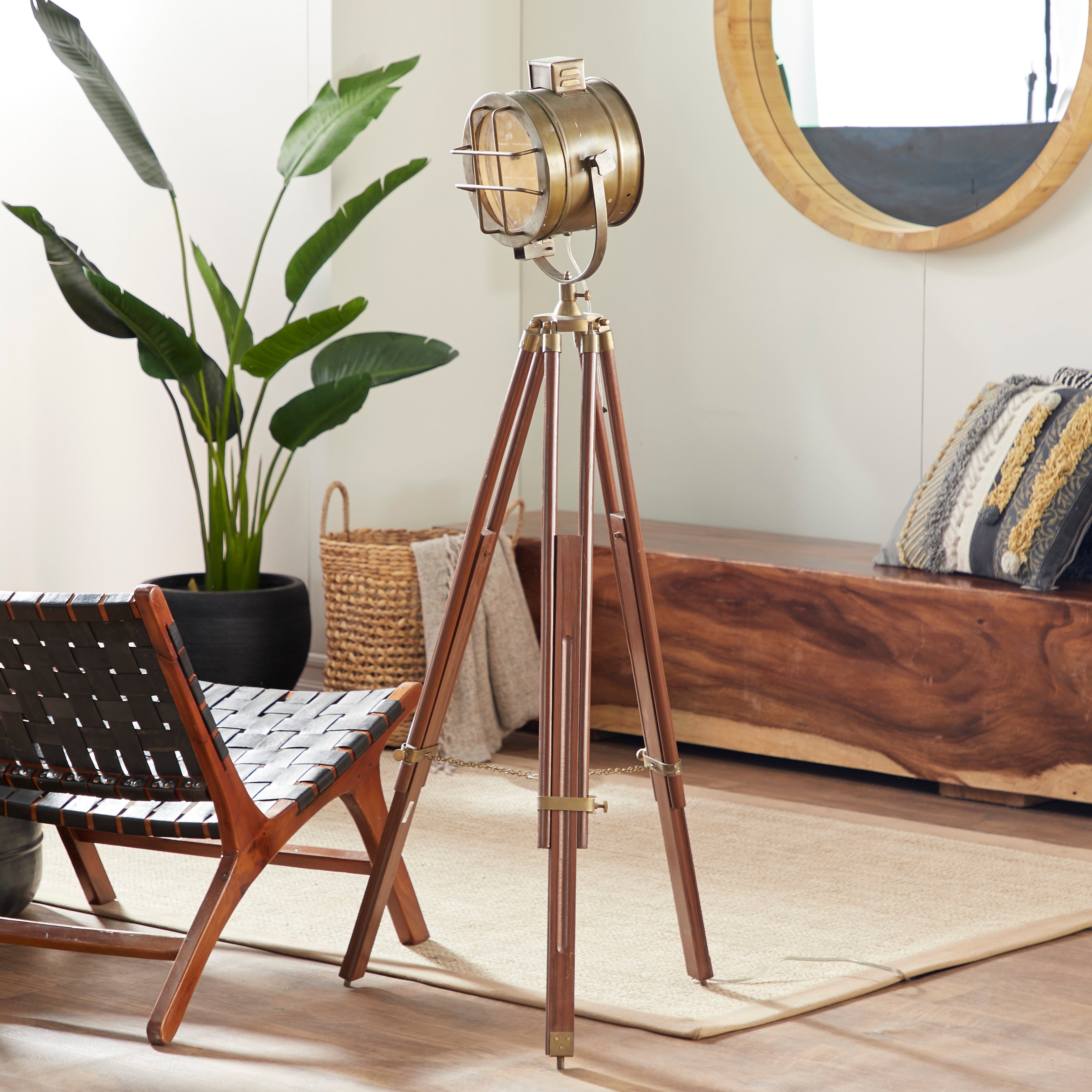 Old Fashioned Studio Light Lamp