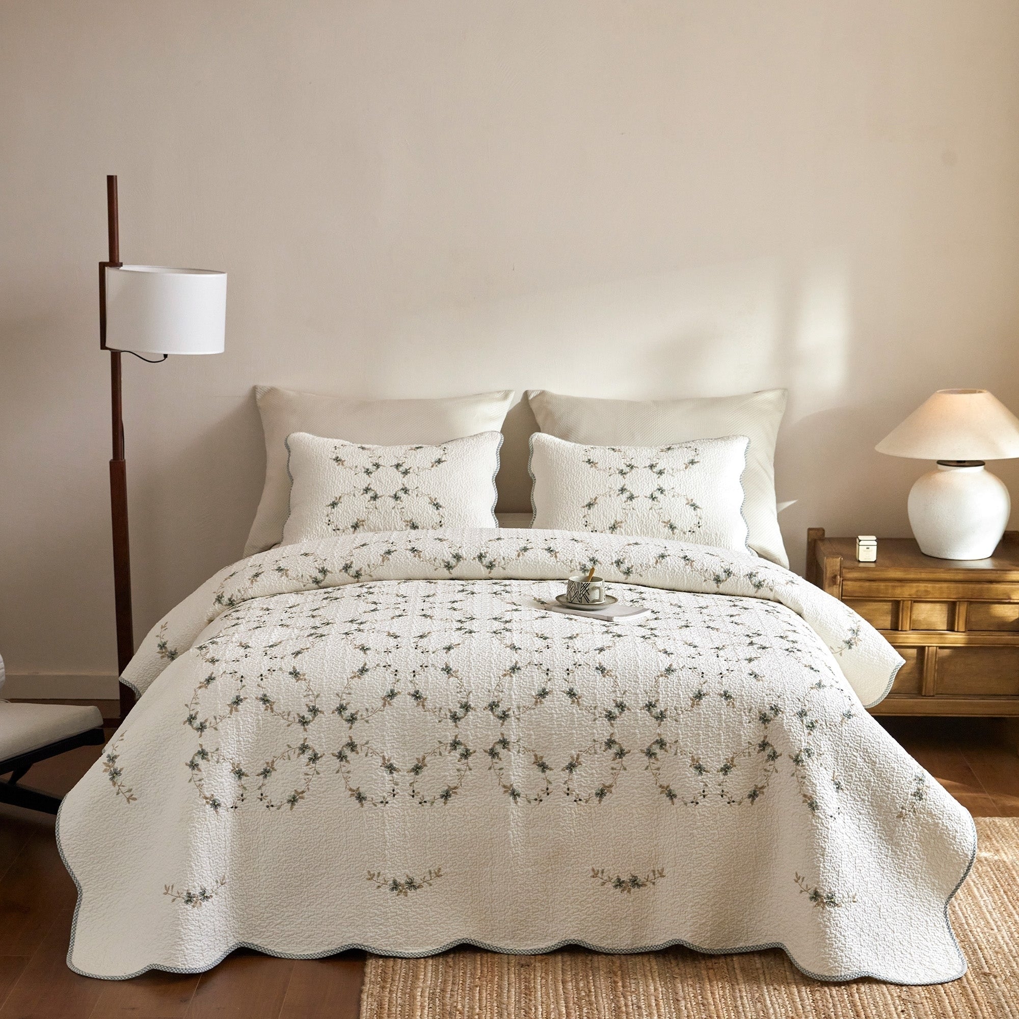 3Pcs Soft European Cottage Cream Cotton Quilt Bedspread Set