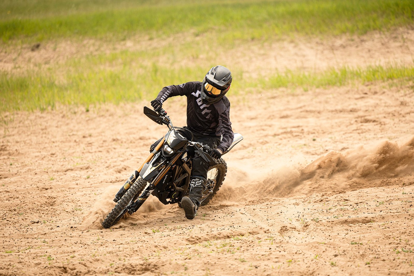 SUR RON ULTRA BEE X 2025 OFF ROAD