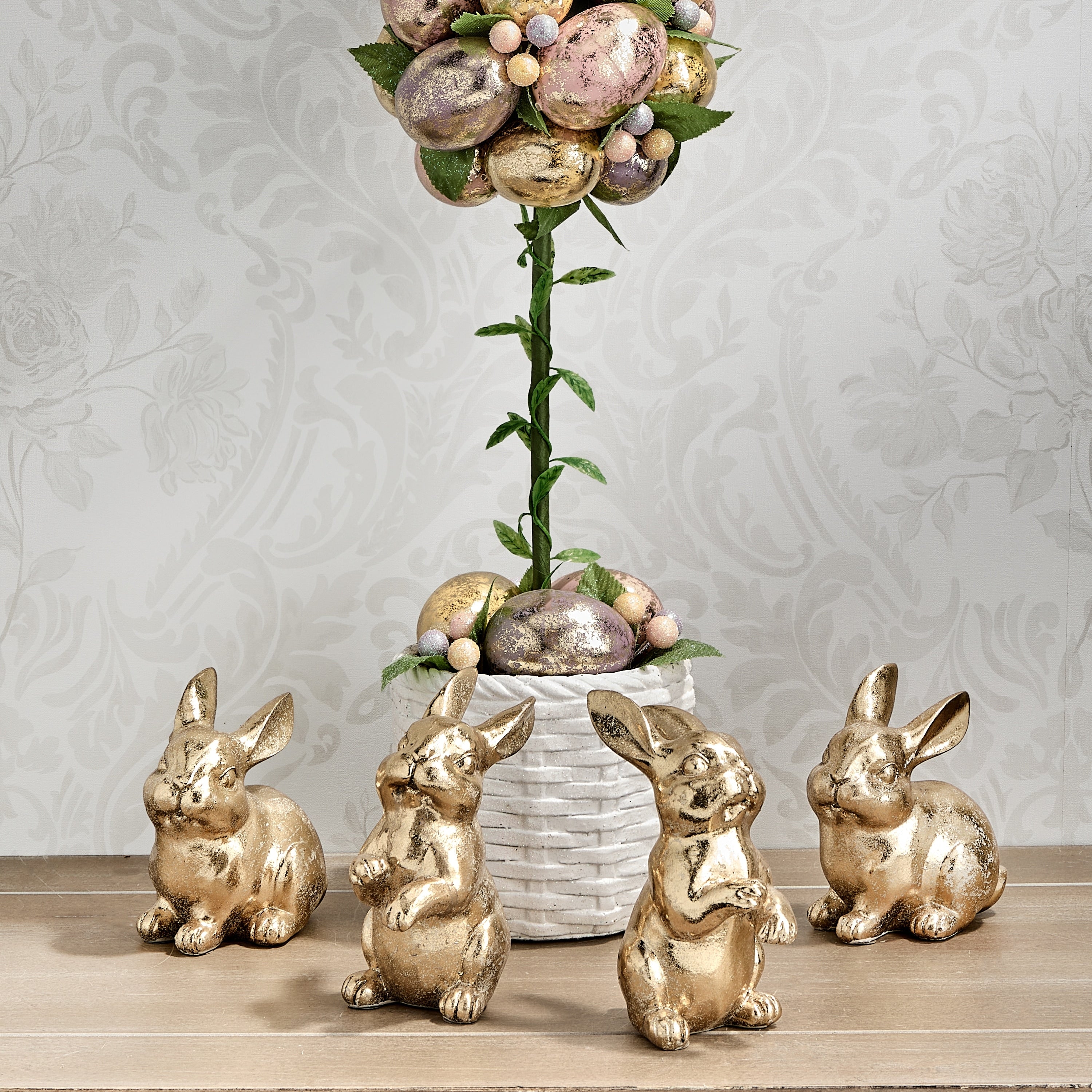 4 4.5 Resin Golden Bunny