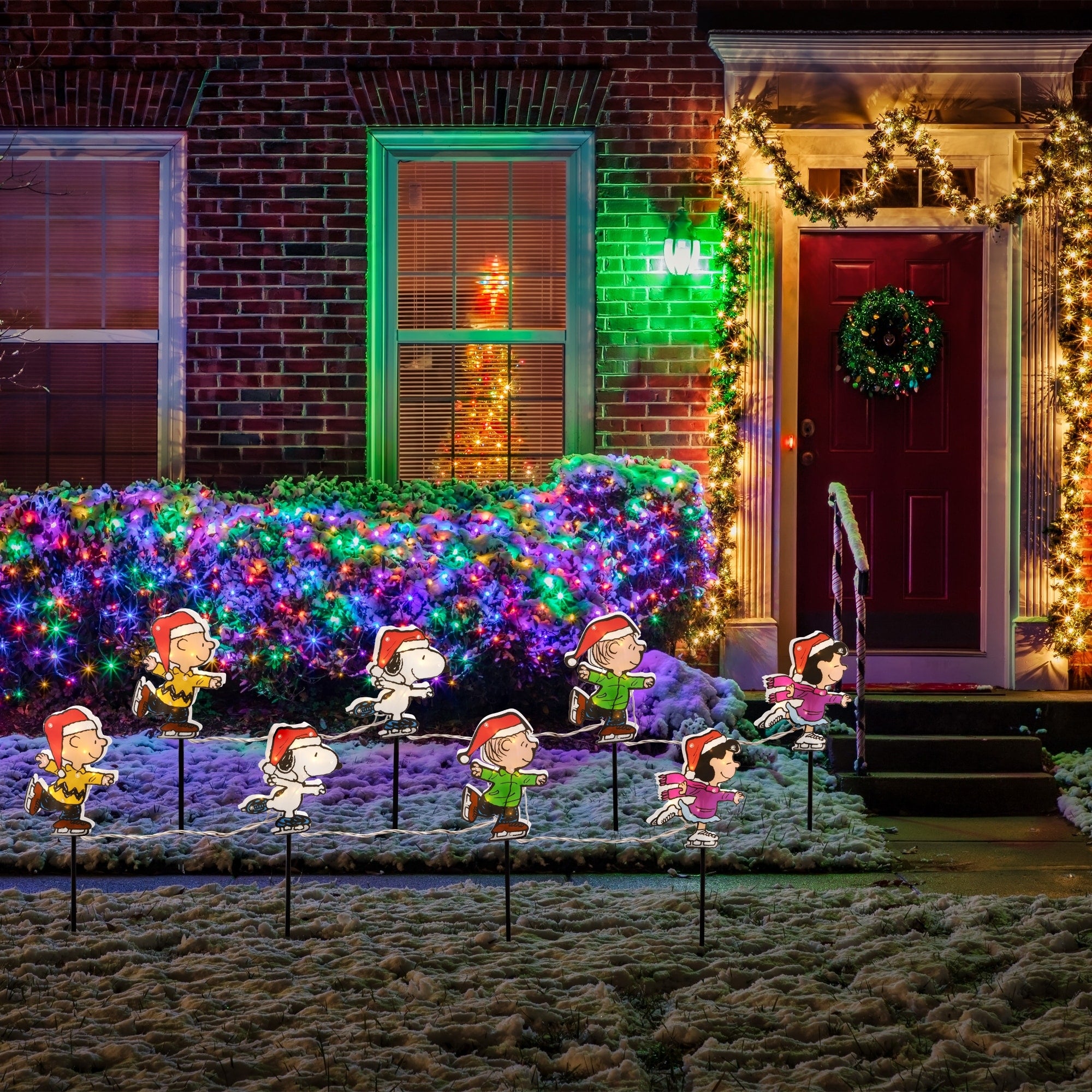 Set Of 4 Pre Lit Snoopy And Peanuts Ice Skating Christmas Pathway Markers Clear Lights Red
