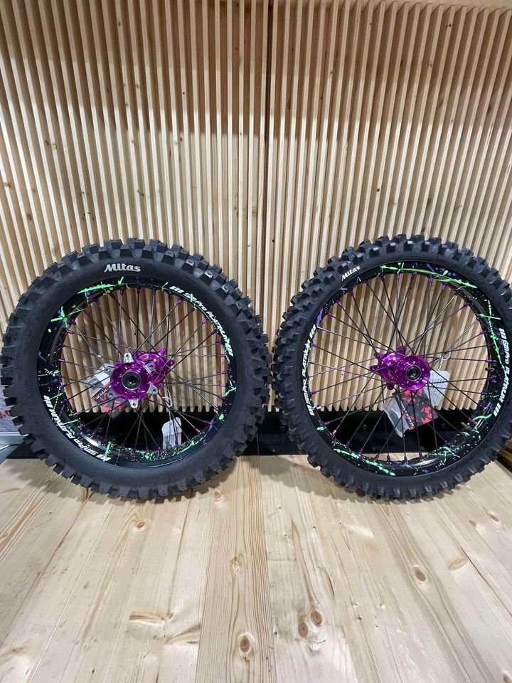 SM PRO ULTRA BEE WHEEL SET 21/18″ SPLATTERKOTE GREEN/PURPLE COMBO