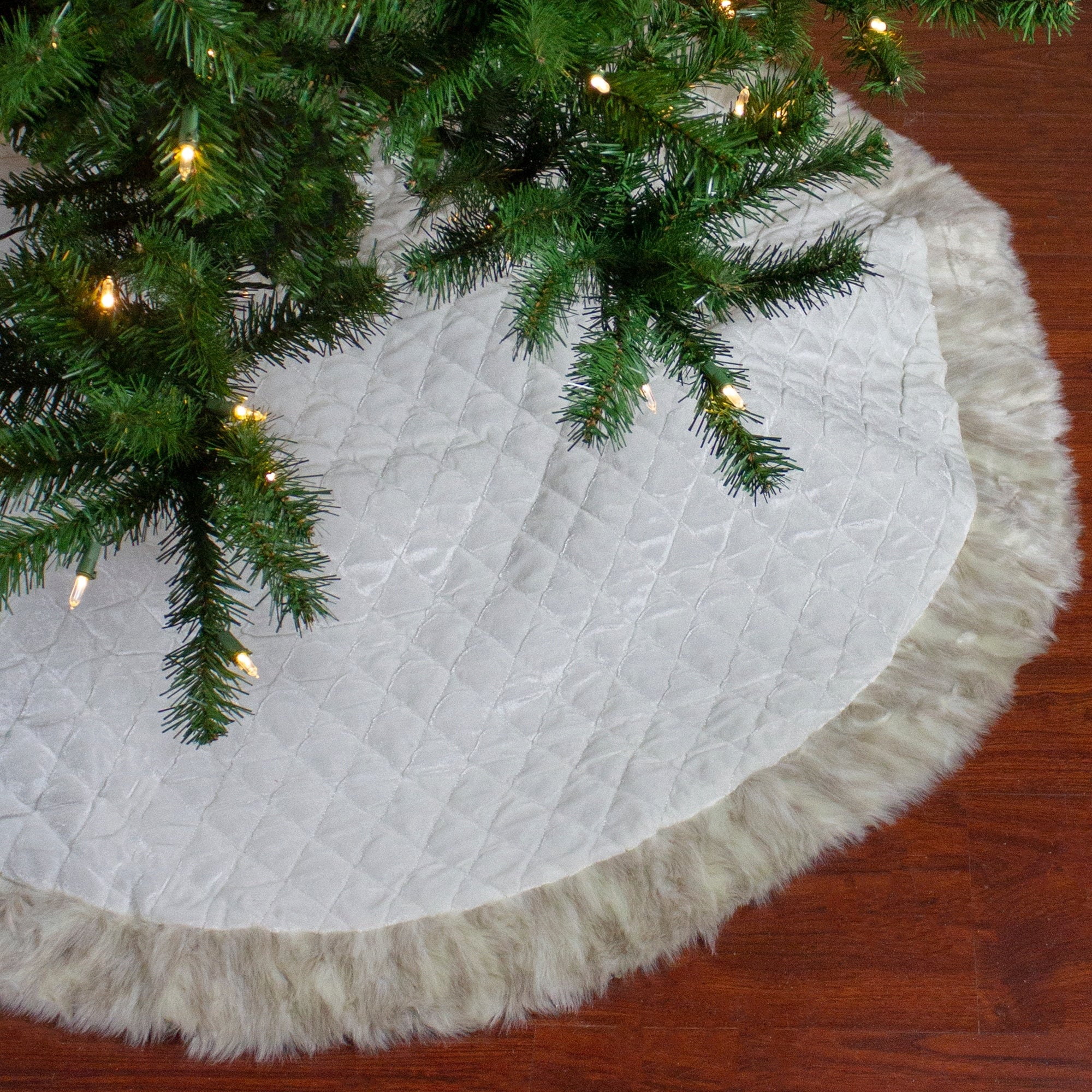 48 Quilted Cream Velveteen Christmas Tree Skirt With Faux Fur Border White
