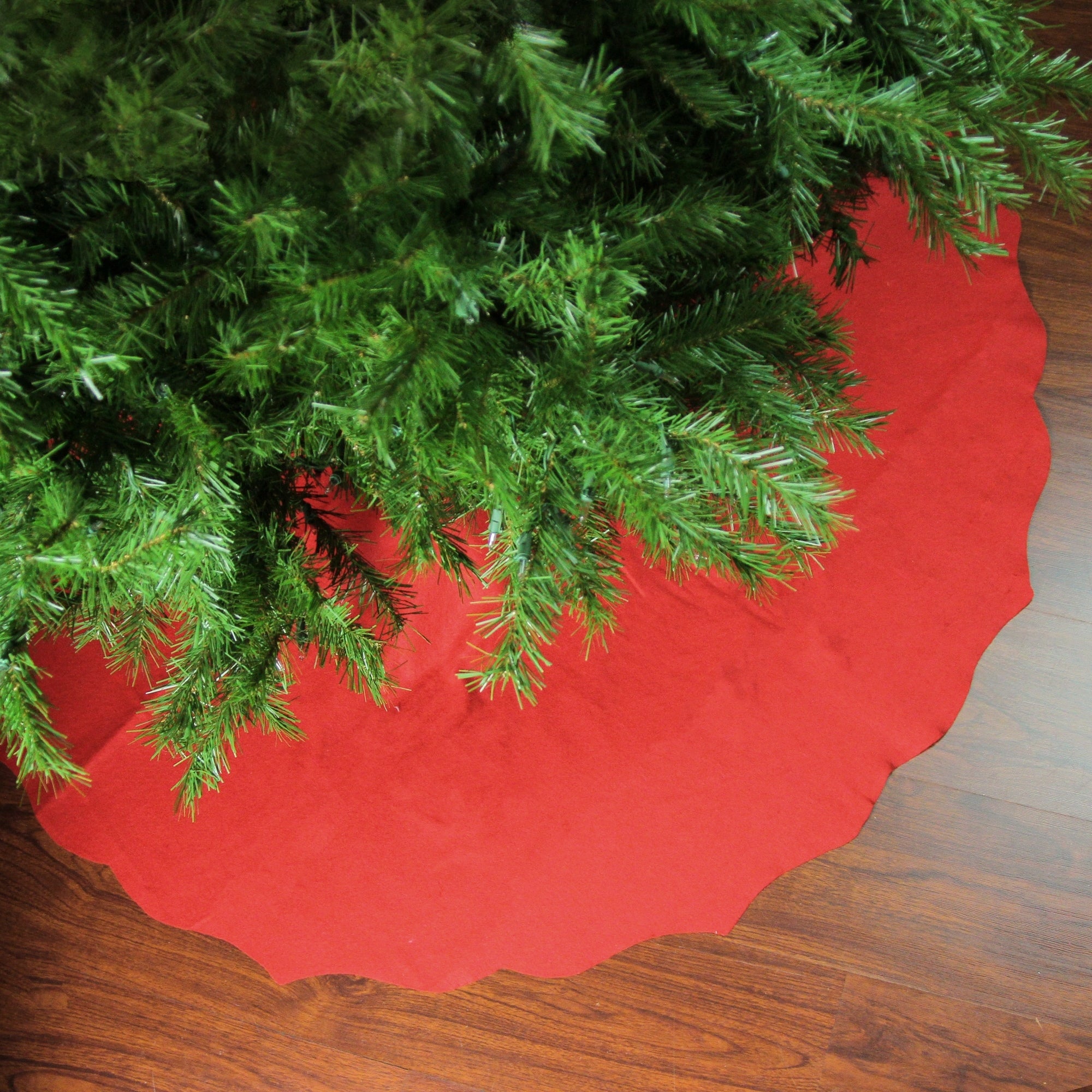 48 Christmas Traditions Cardinal Red Scalloped Edge Christmas Tree Skirt