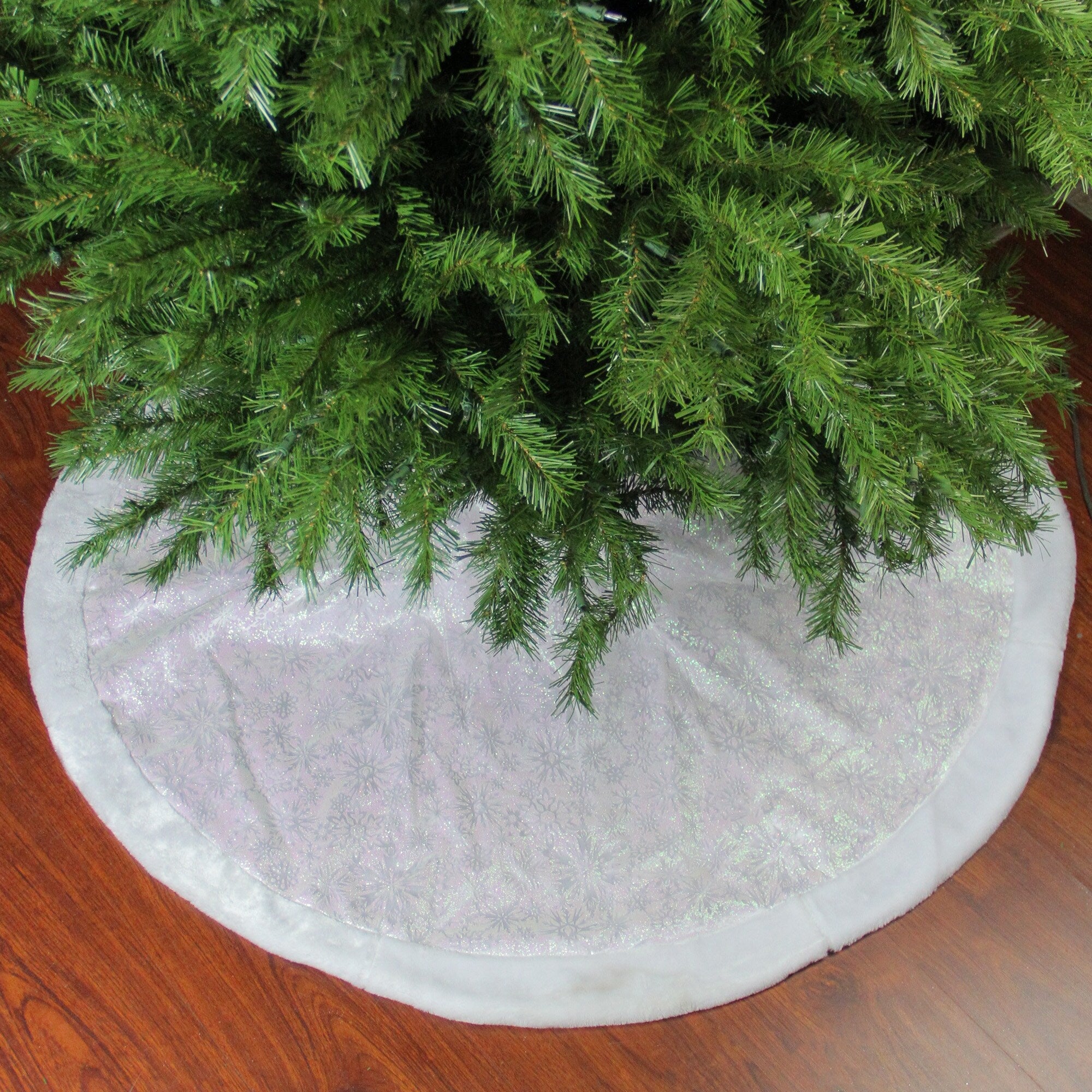 48 Iridescent Glitter Snowflake Christmas Tree Skirt With Faux Fur Trim White