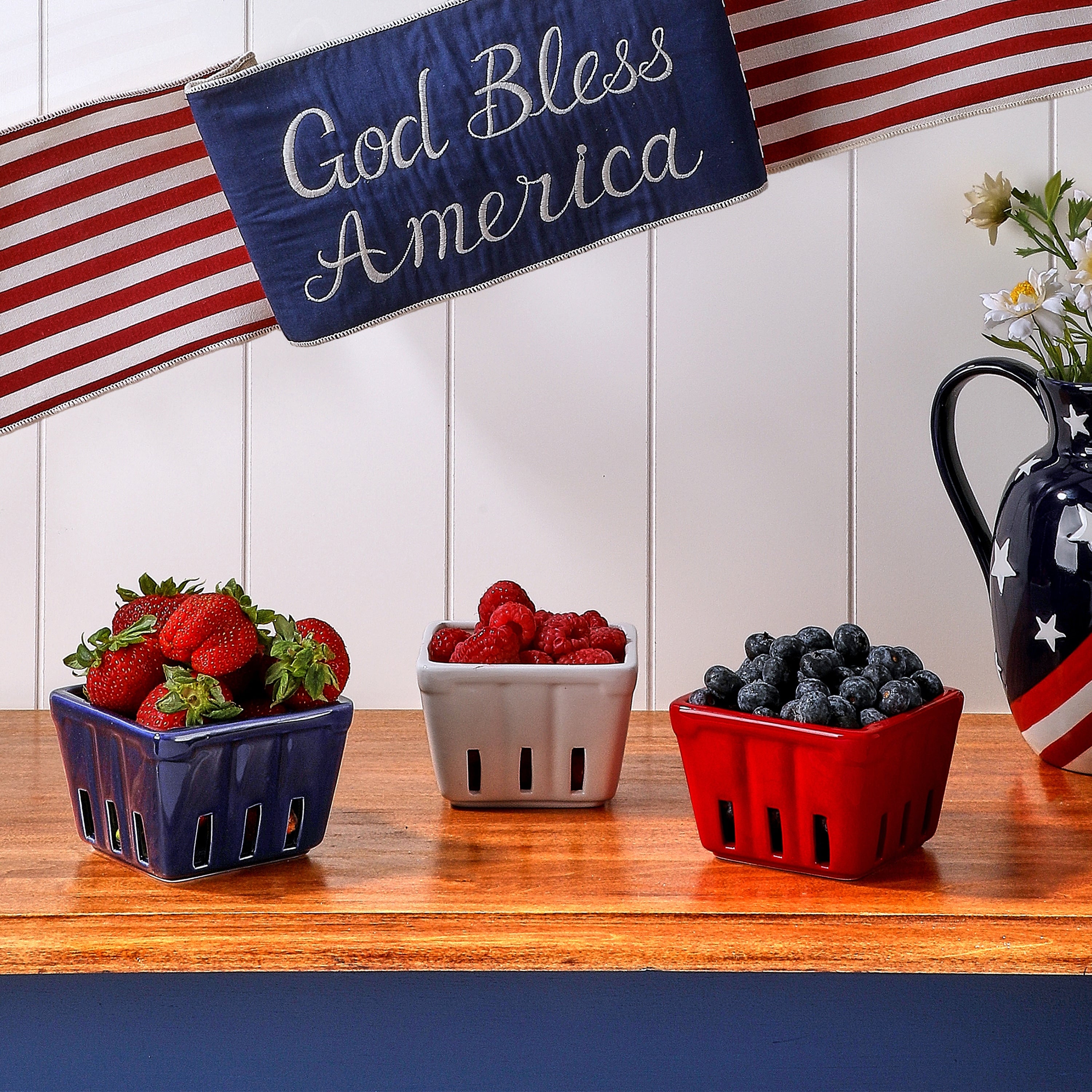 4 Ceramic American Spirit Quart Basket Set Of 3