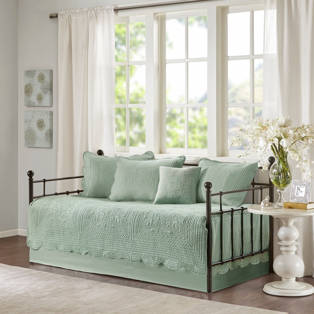 6 Piece Reversible Scalloped Edge Daybed Cover Set White Daybed
