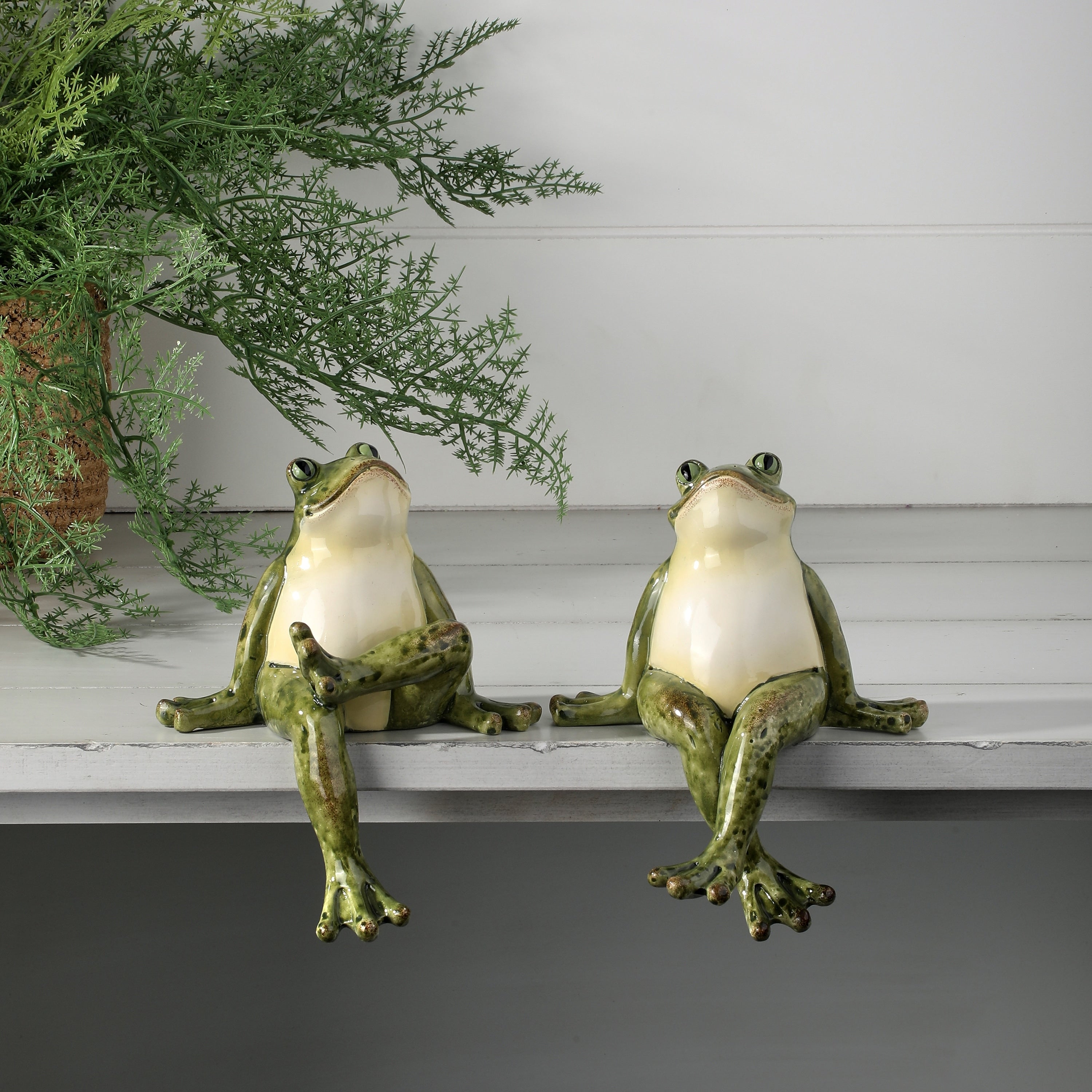 6 Resin Frog Sitter