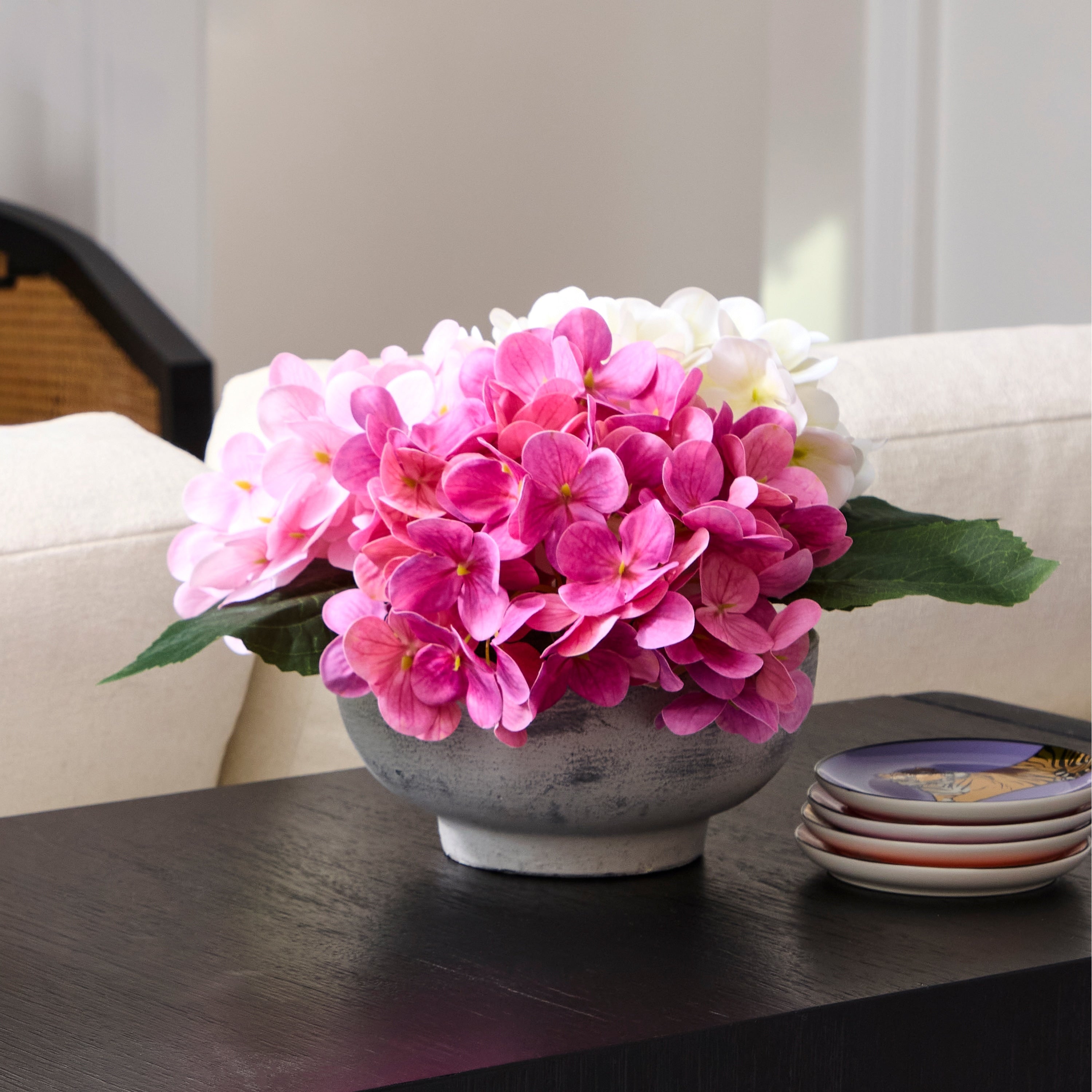 7 Tx12 D Pe Hydrangea Mound In Cement Pot