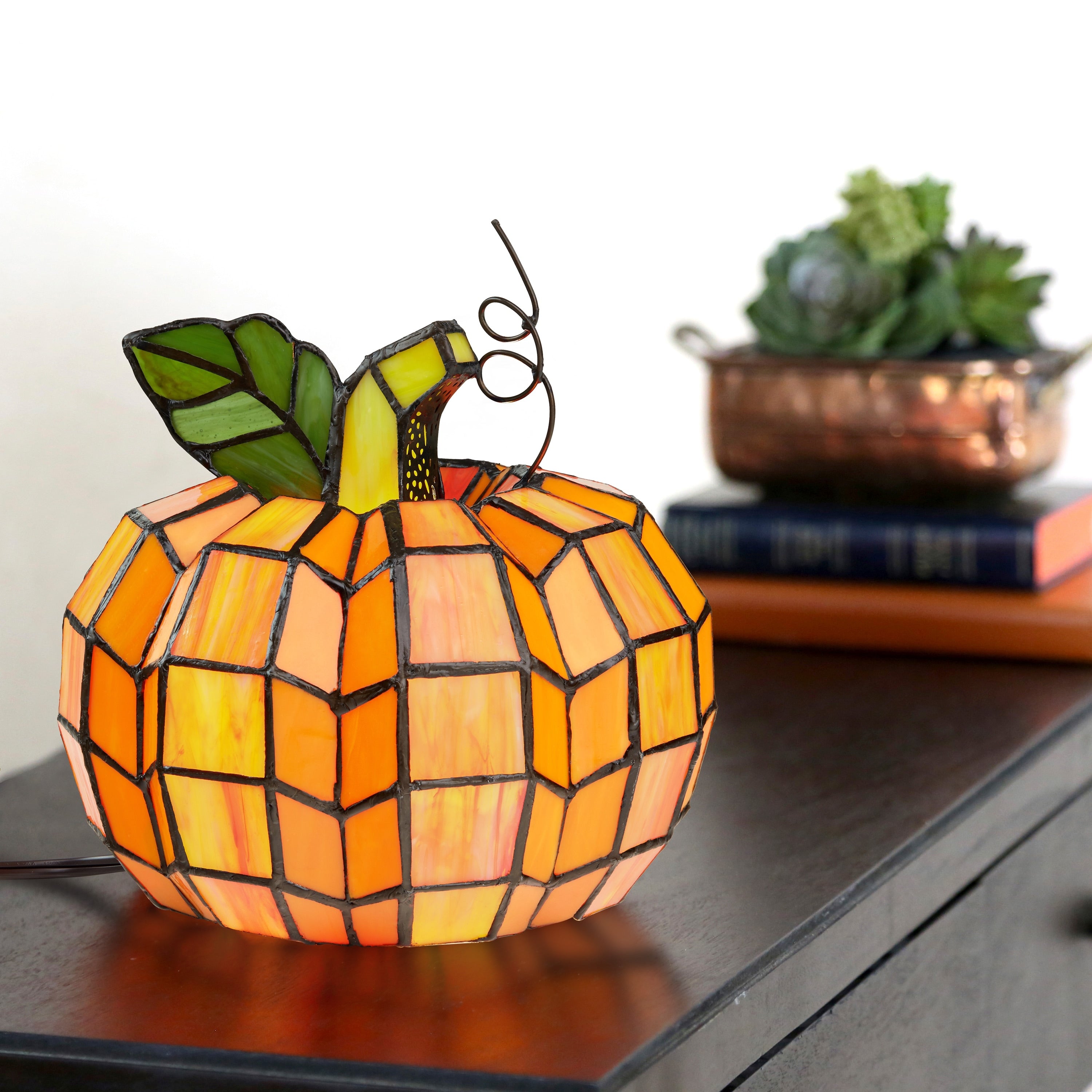 9 H Patch The Pumpkin Stained Glass Accent Lamp