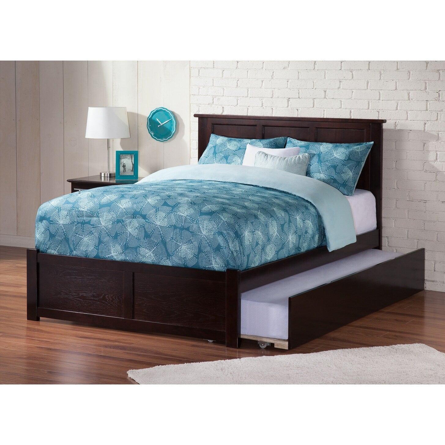 Madison Bed With Footboard And Twin Extra Long Trundle