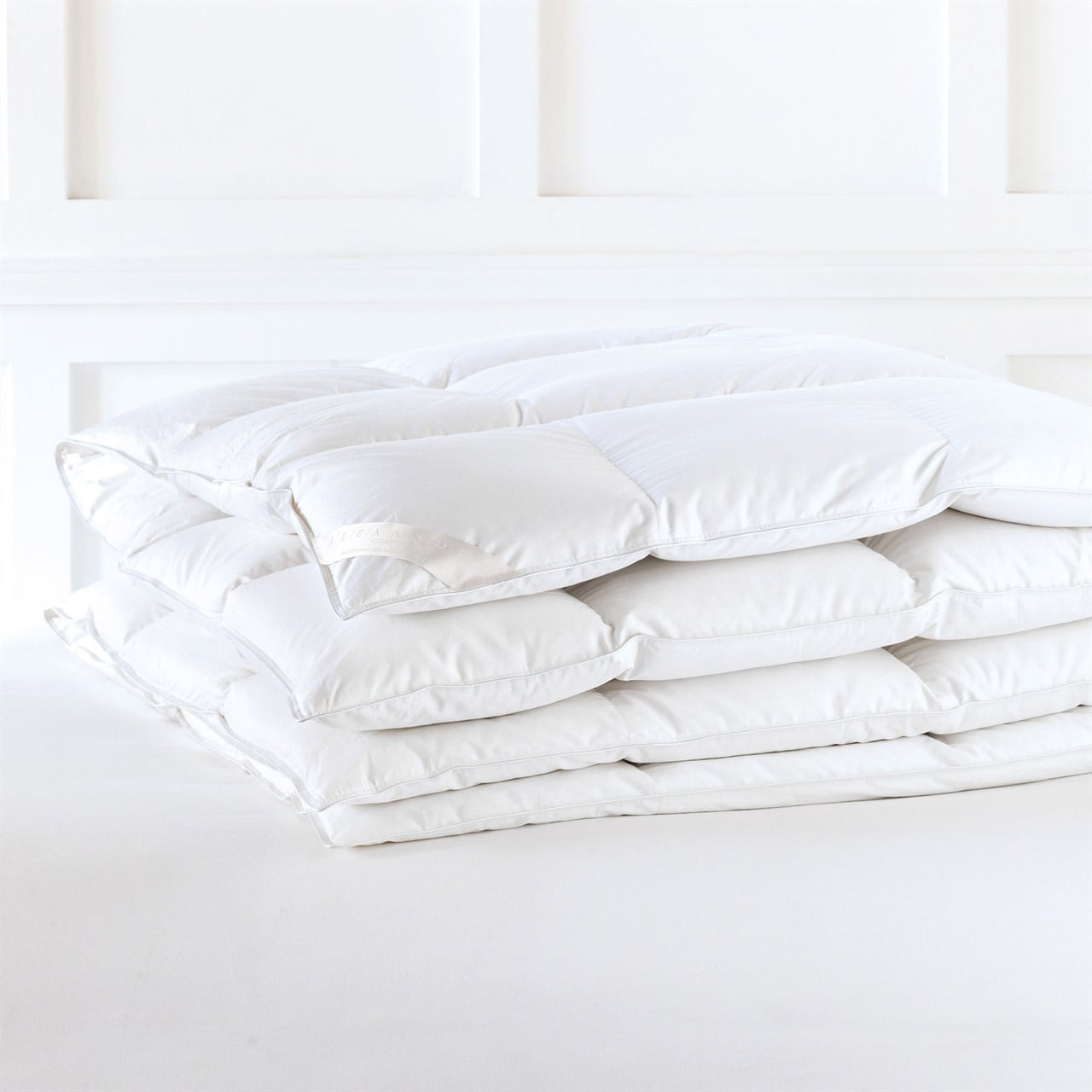 Alexander Comforts Nottingham Light Weight Hungarian White Goose Down Comforter