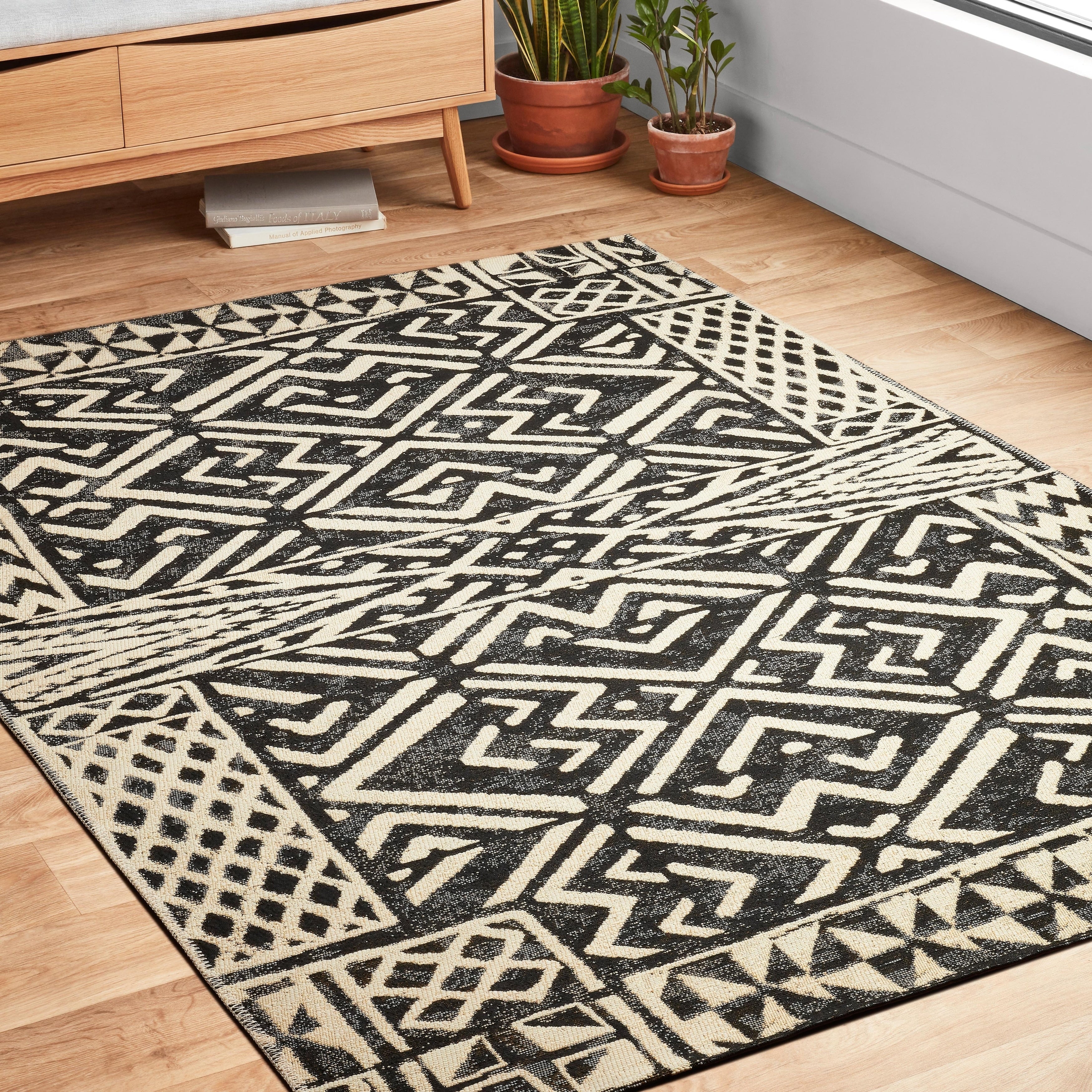 Alexander Home Armanda Tribal Inspired Area Rug