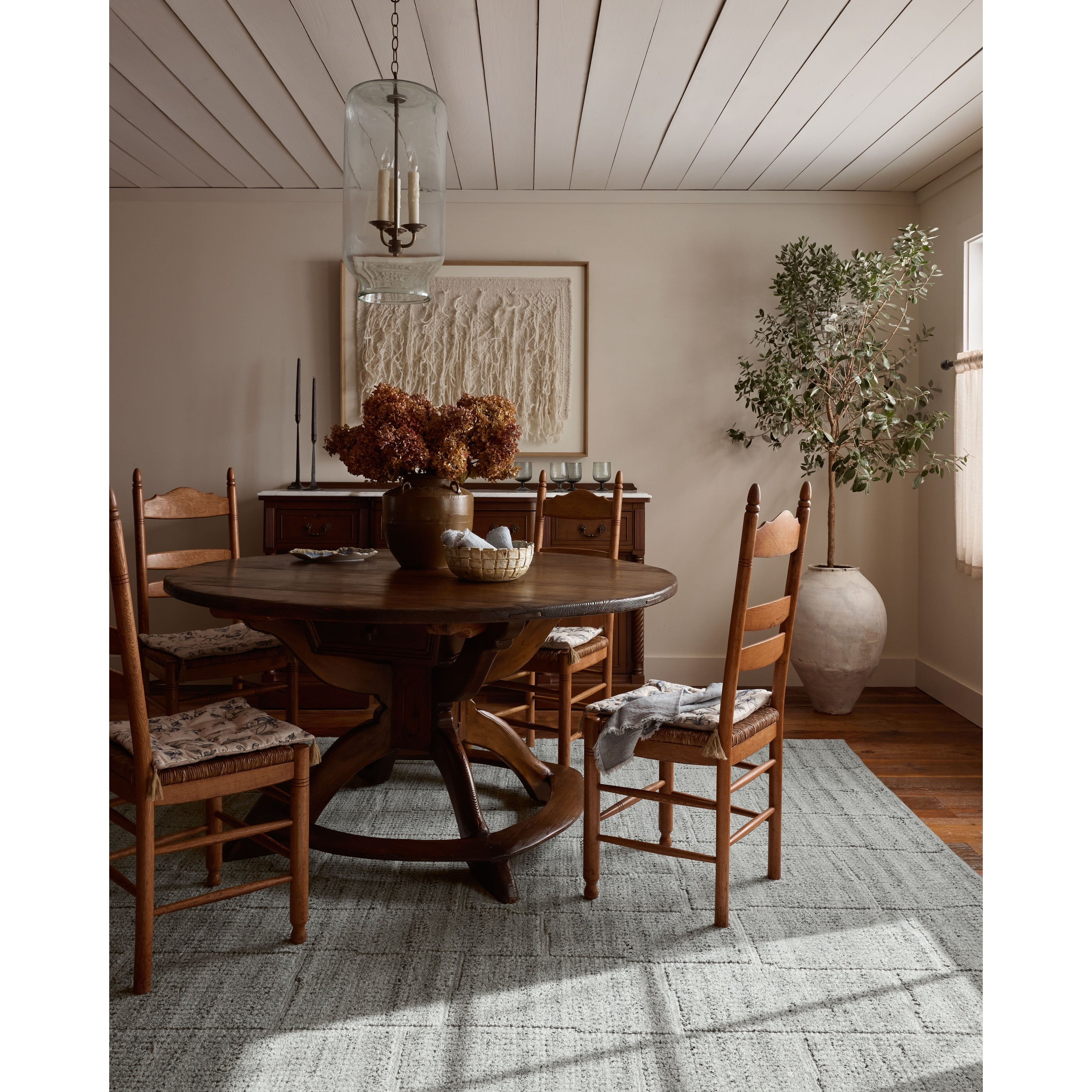 Alexander Home Asterly Contemporary Area Rug