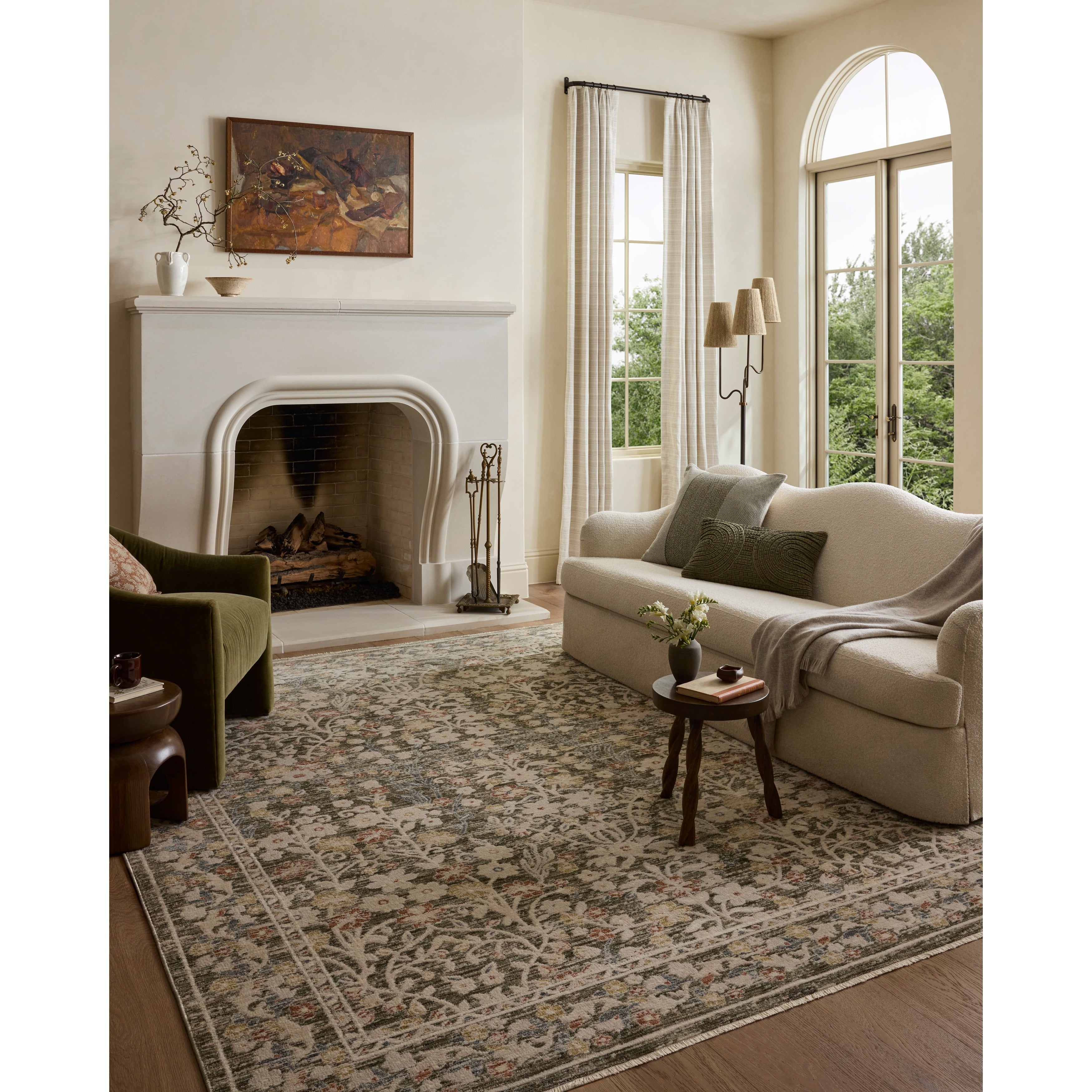 Alexander Home Clarice Traditional Area Rug
