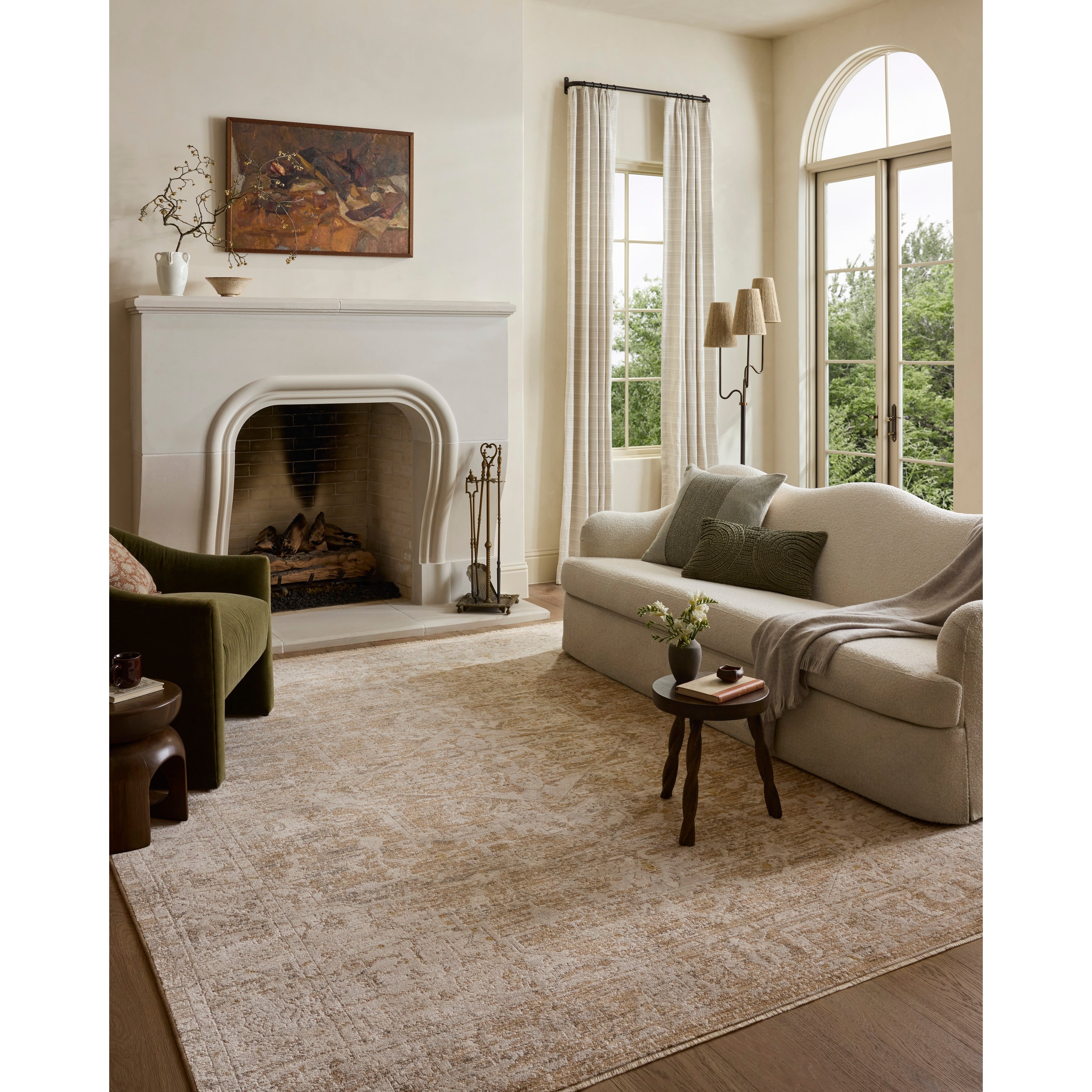 Alexander Home Clarice Traditional Area Rug