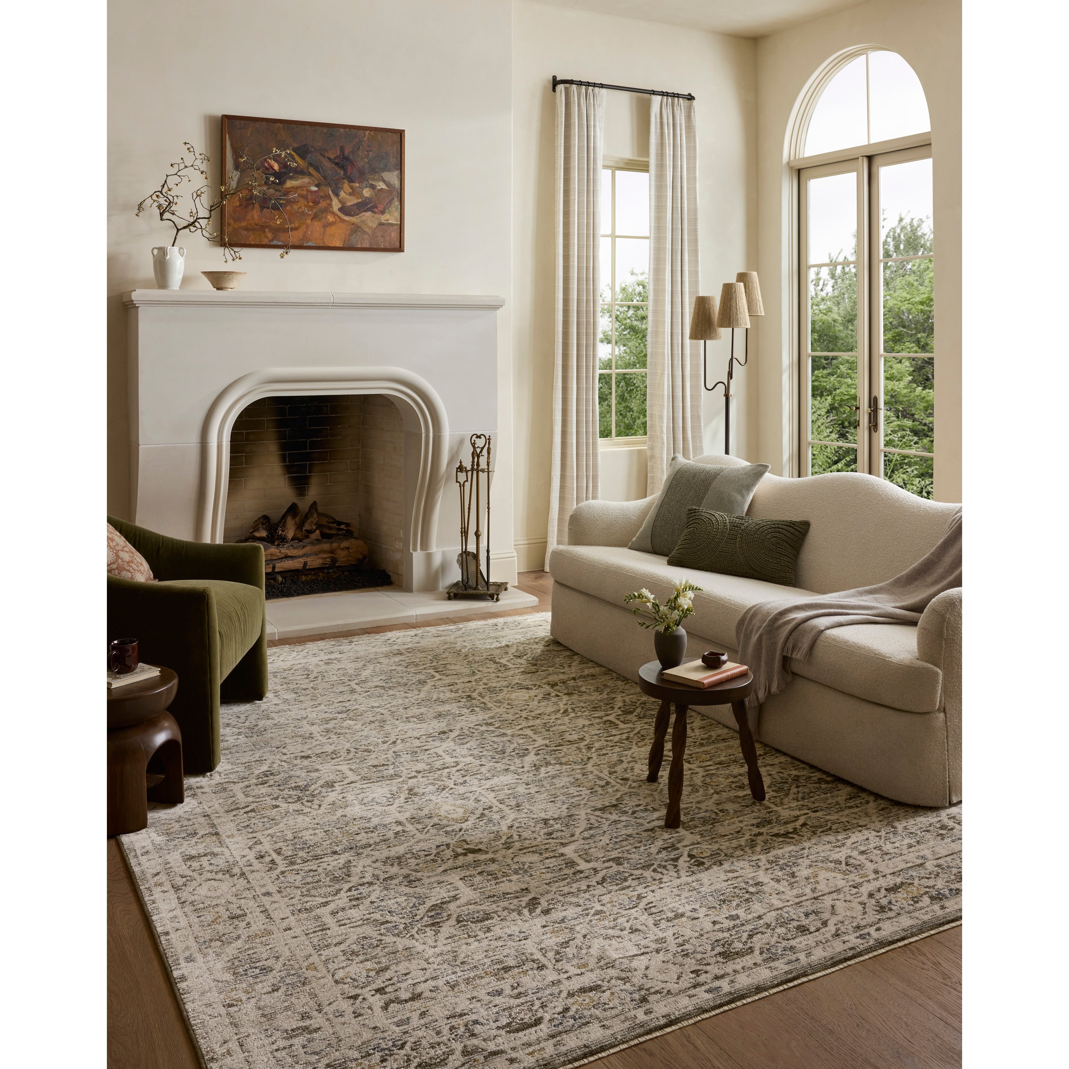 Alexander Home Clarice Traditional Area Rug