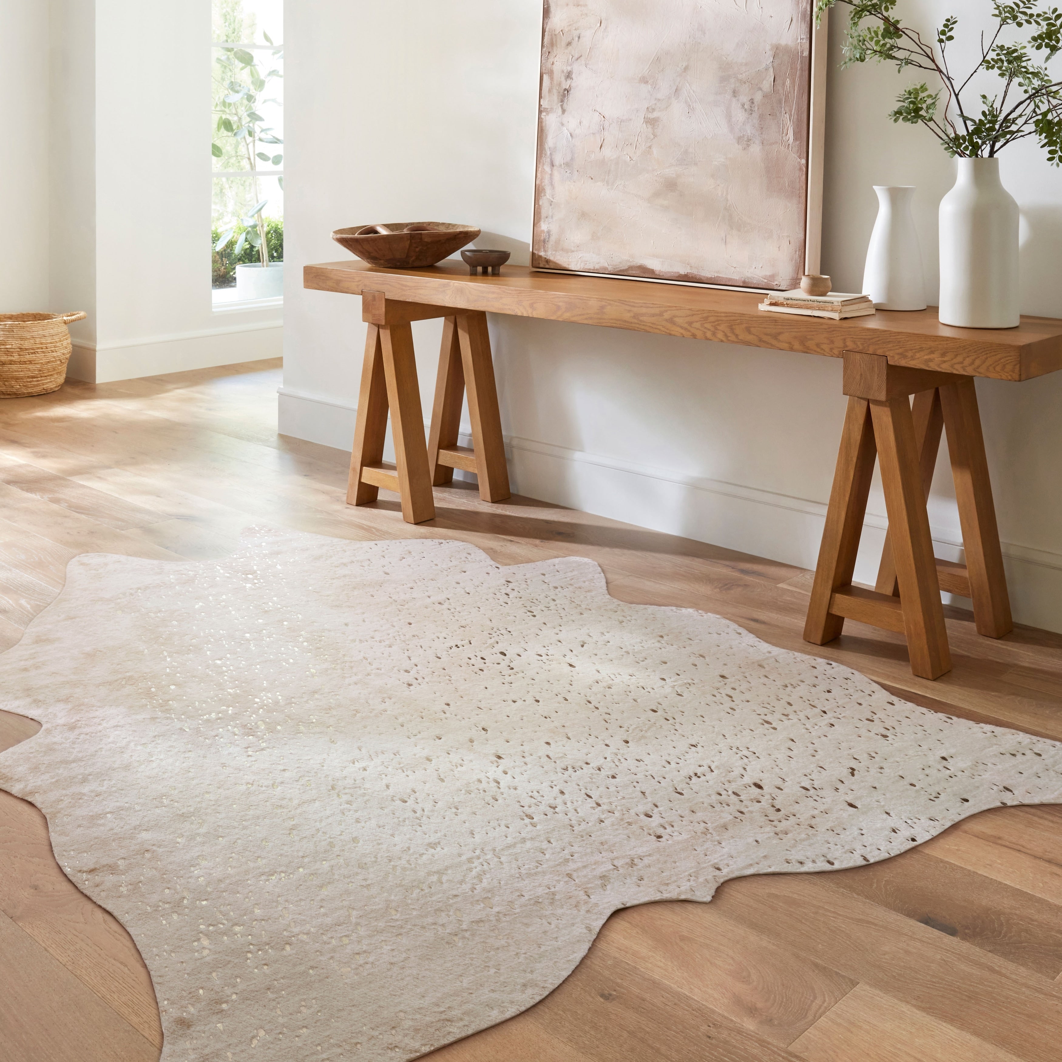 Alexander Home Clayton Ivory Champagne Faux Cowhide Area Rug 76 X 96
