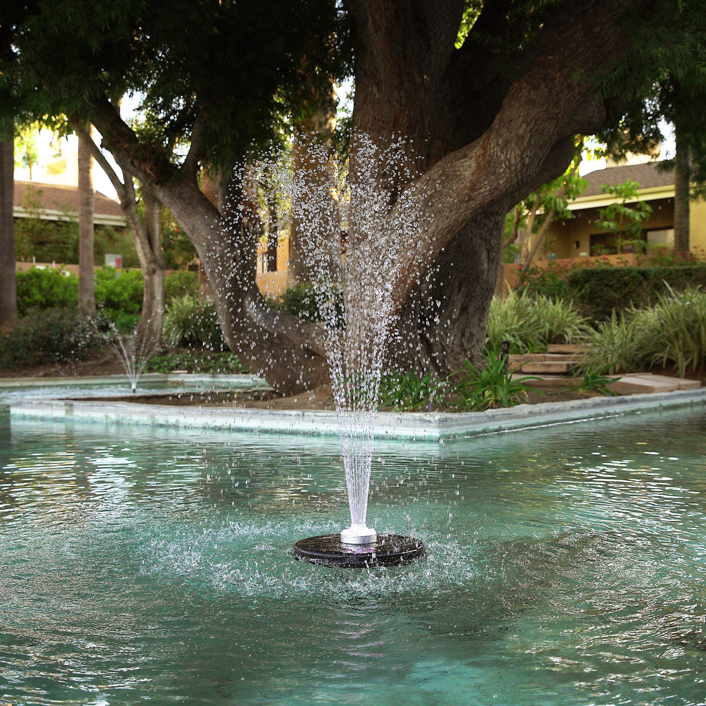 Alpine Corporation 550 Gph Floating Spray Fountain Pump With Led Light