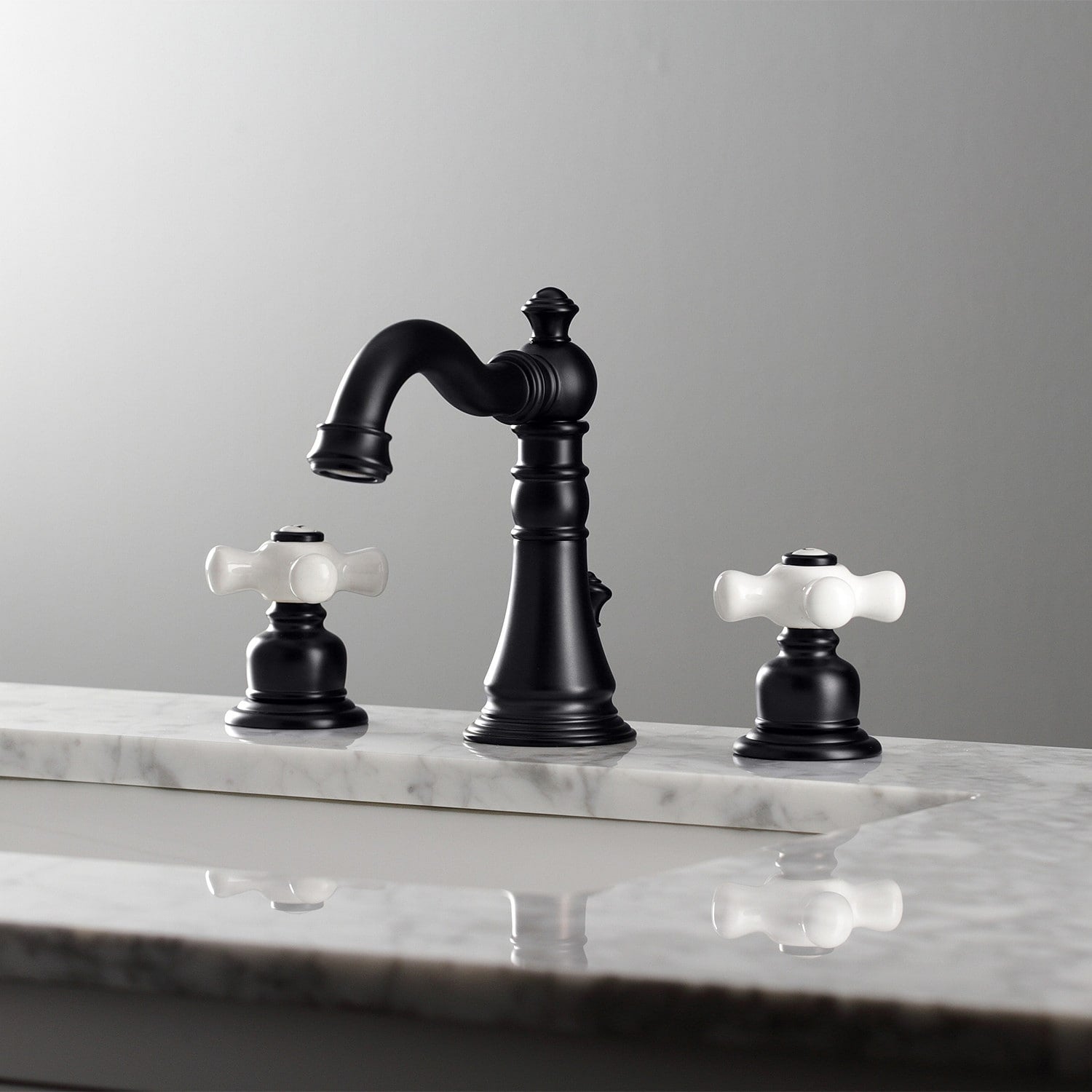 American Classic Widespread Bathroom Faucet In Matte Black