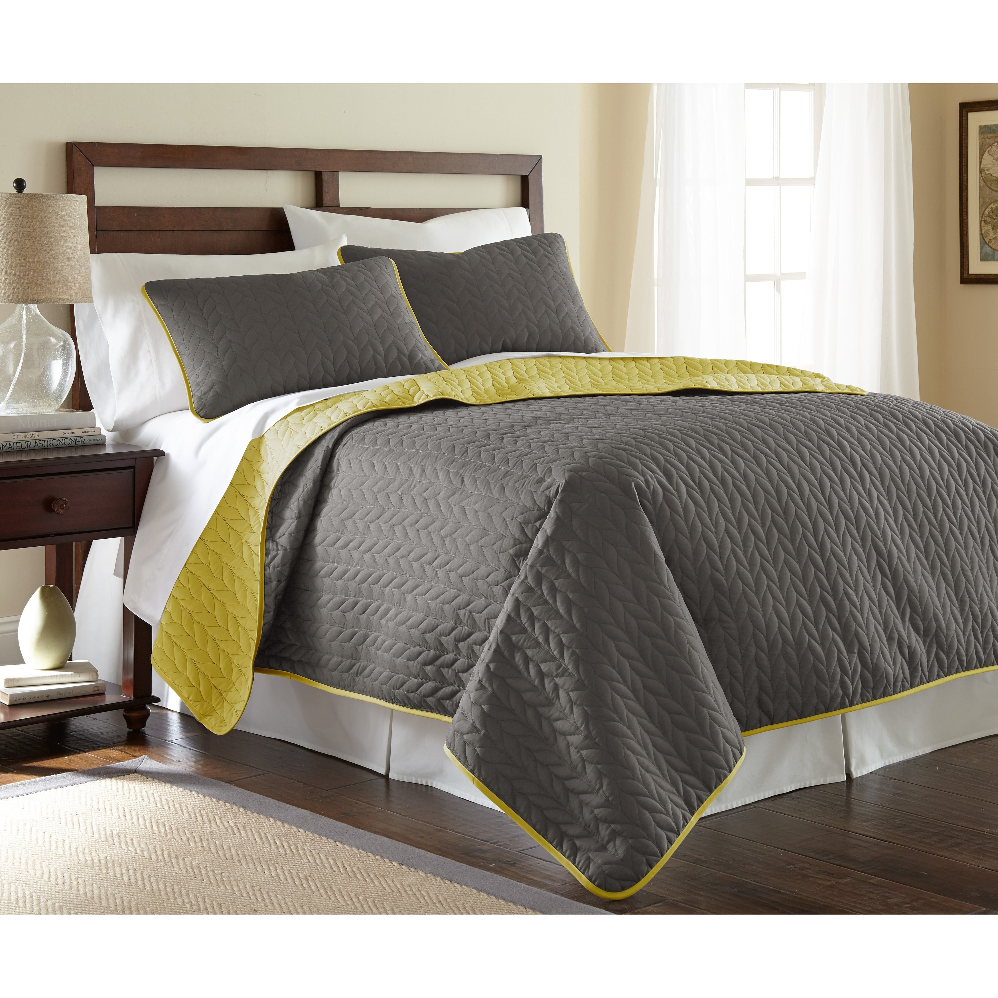 Amrapur Overseas Leaf Solid Reversible Quilted 3 Piece Coverlet Set