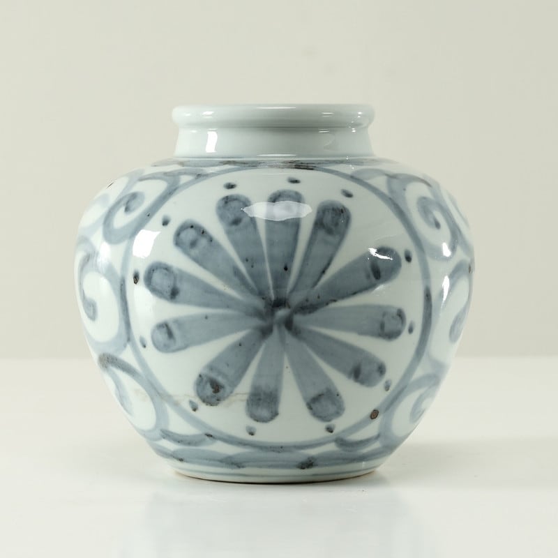 Approx 6 Inches Subtle Blue And White Vase With Flower Motif