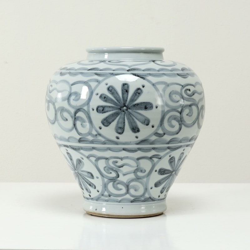 Approx. 14.6 Inches Subtle Blue And White Vase 7 Opening