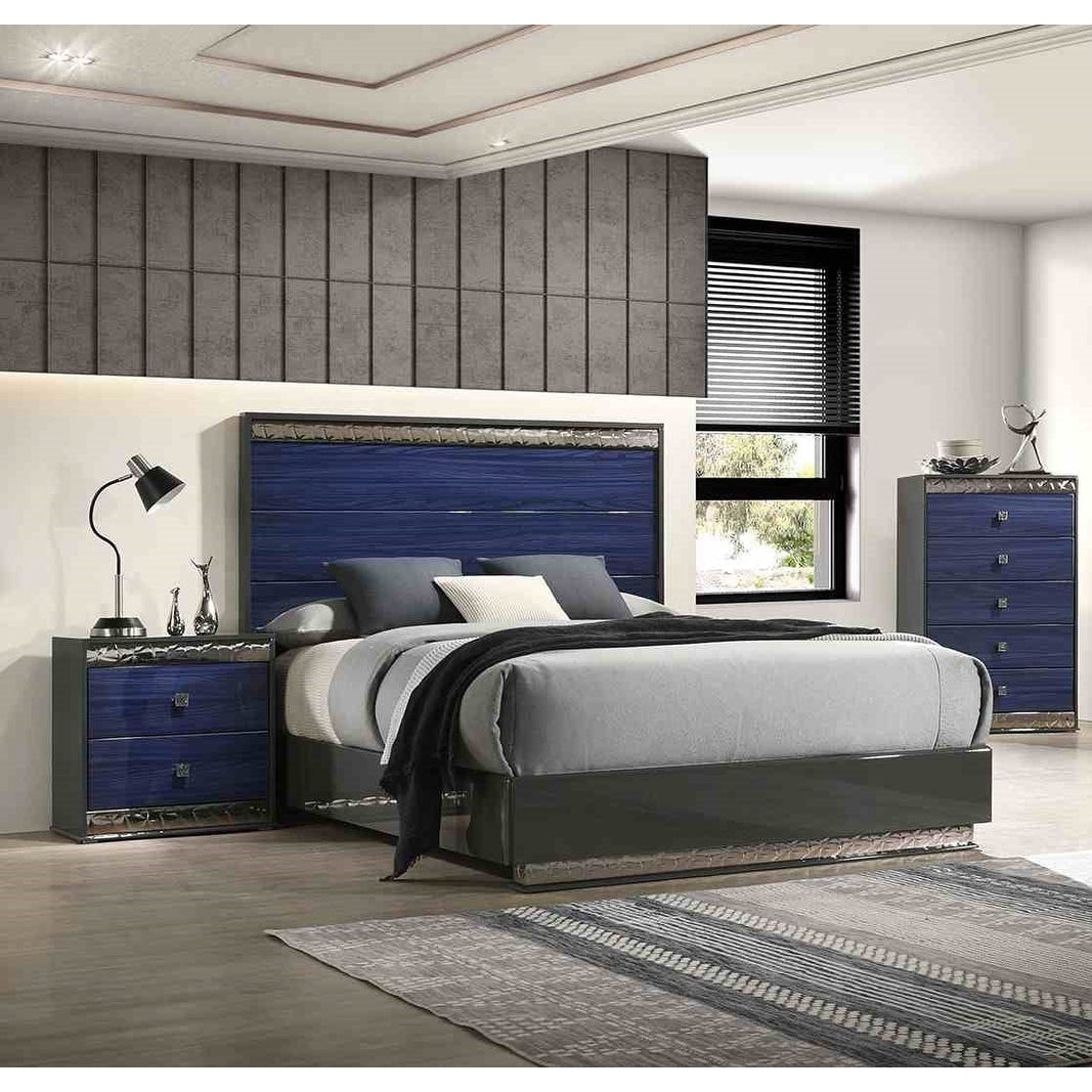 Ash Gray Finish Glam Wooden 3Pc Bedroom Furniture Set