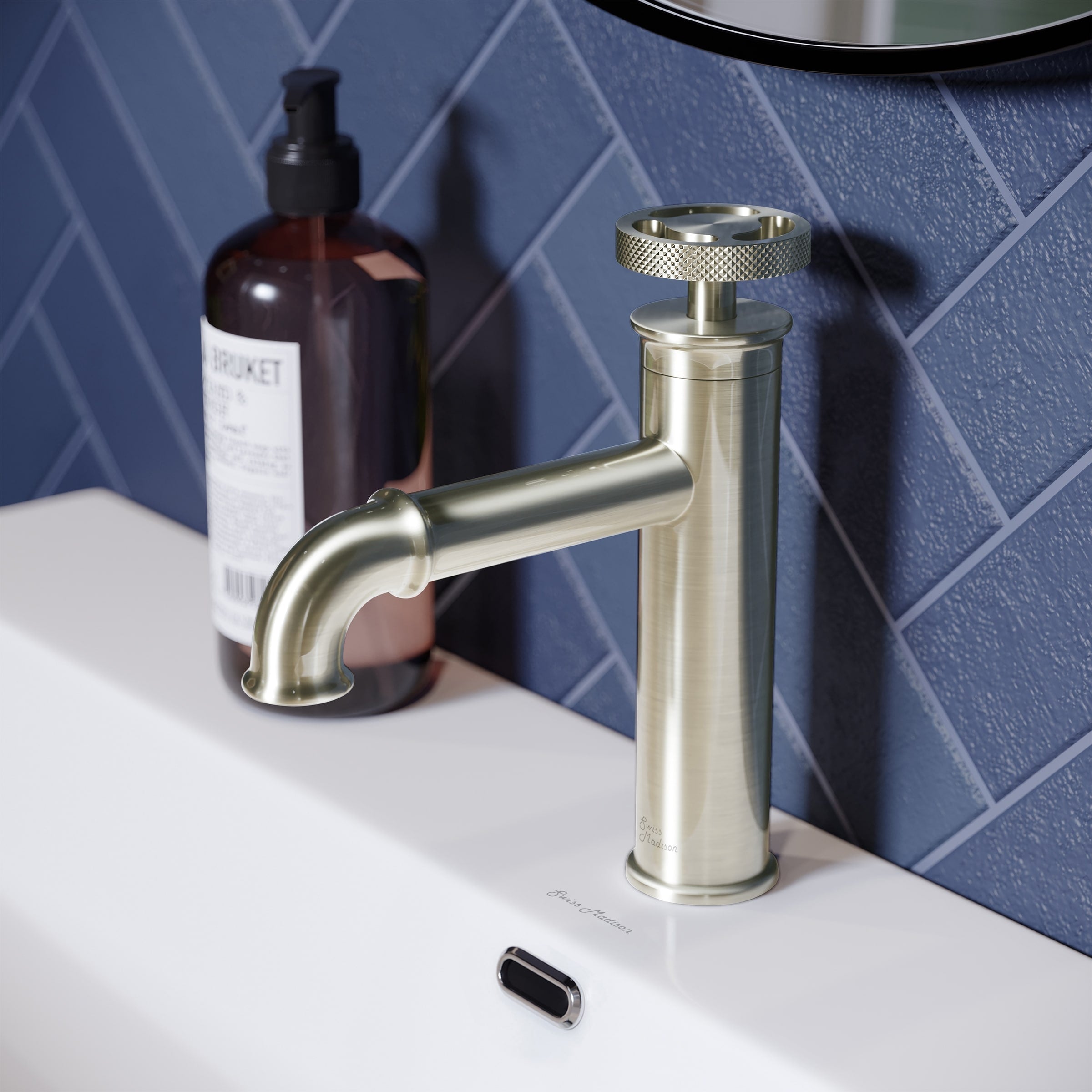 Avallon 7 Single Handle Bathroom Faucet In Brushed Gold