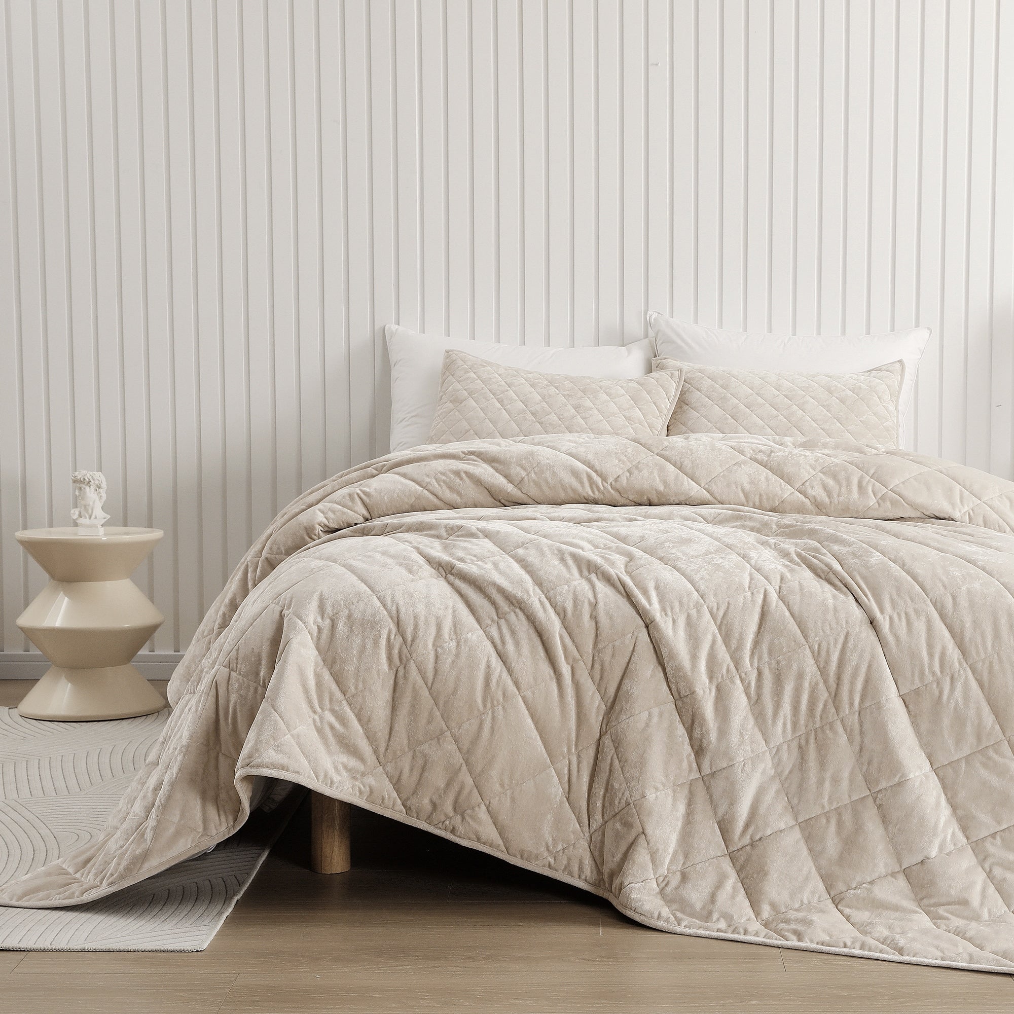 Beaute Living Diamond Velvet 3 Piece Quilt Set