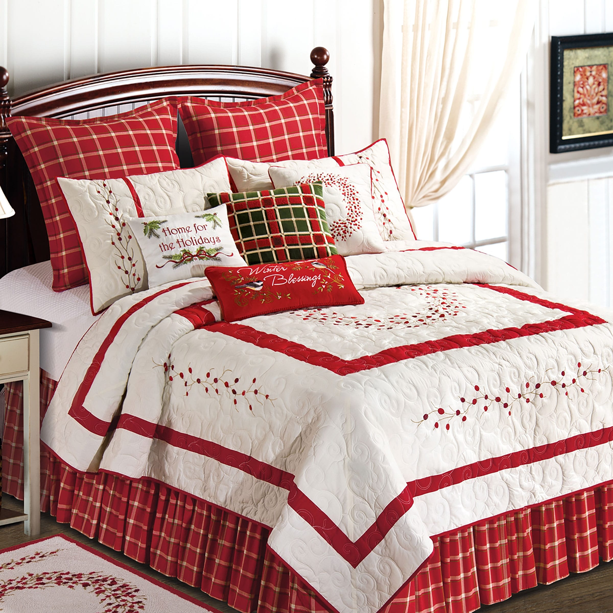 Berry Wreath Cotton Quilt
