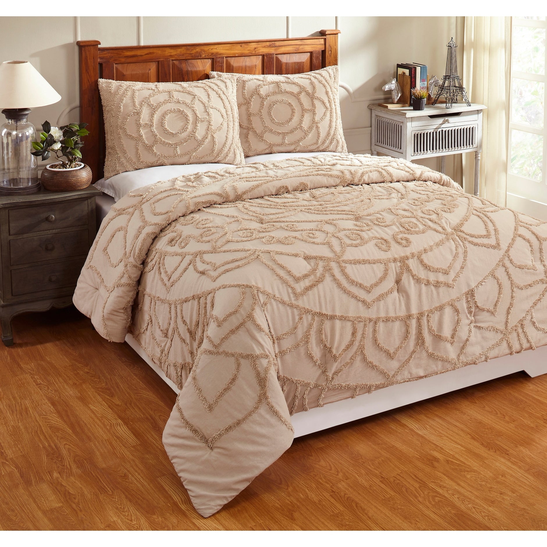 Cleo Comforter