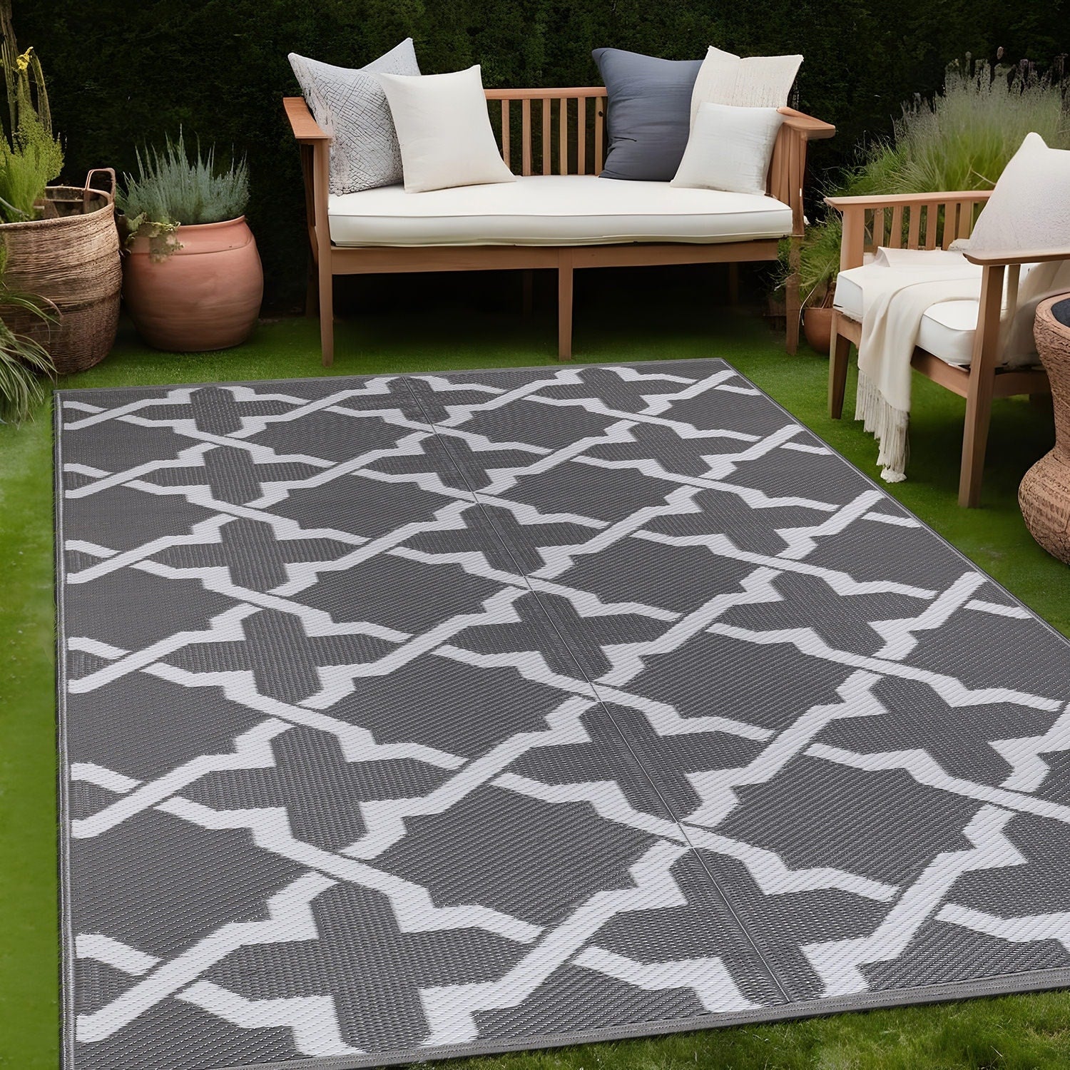 Beverly Rug Outdoor Reversible Plastic Area Rug Nevada