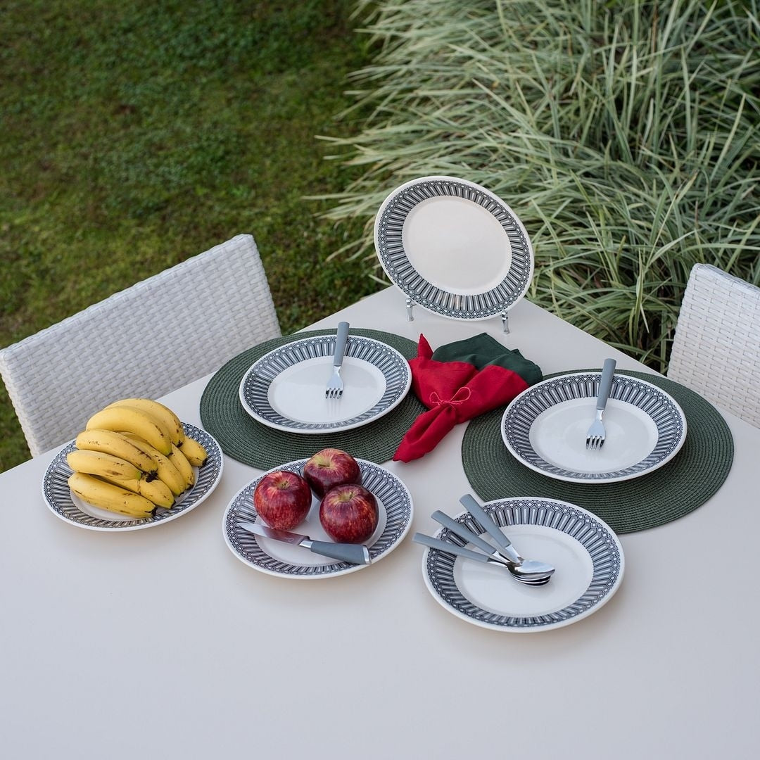Biona Large 10.24 Dinner Plates In Black And Ivory