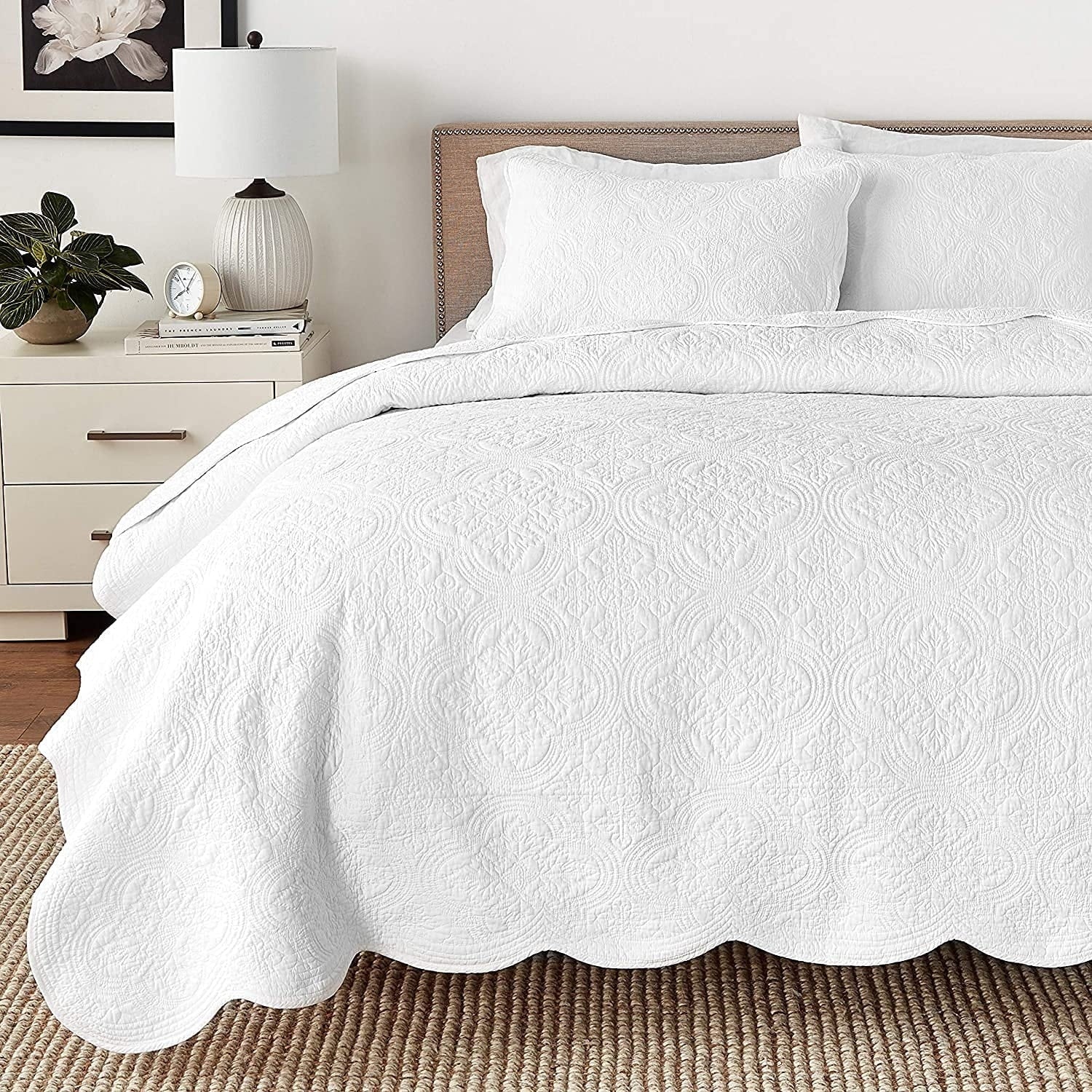 Blantyre Scalloped Edge White Cotton 3 Piece Oversized Quilt Set