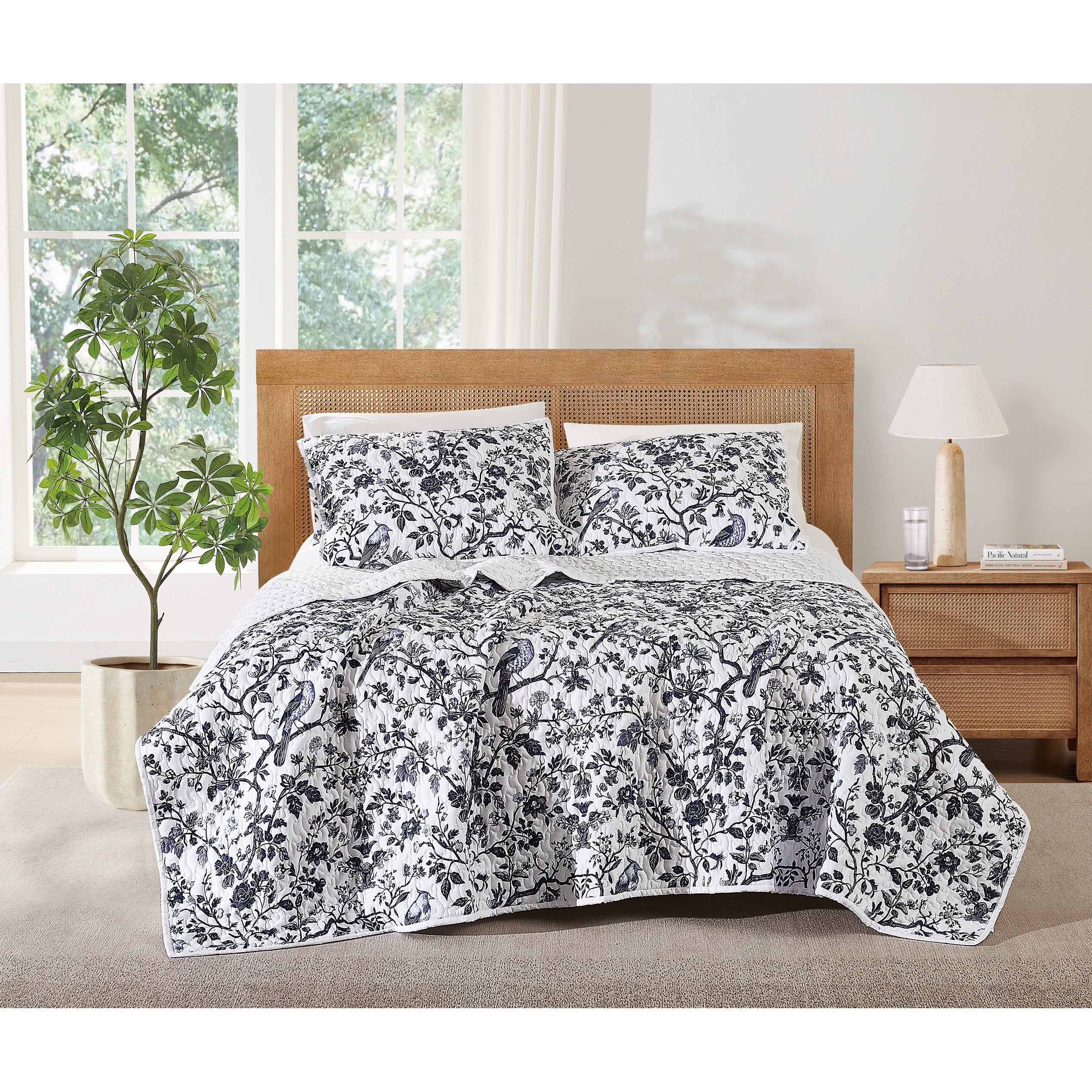 Brooklyn Loom Ava Floral Quilt Set