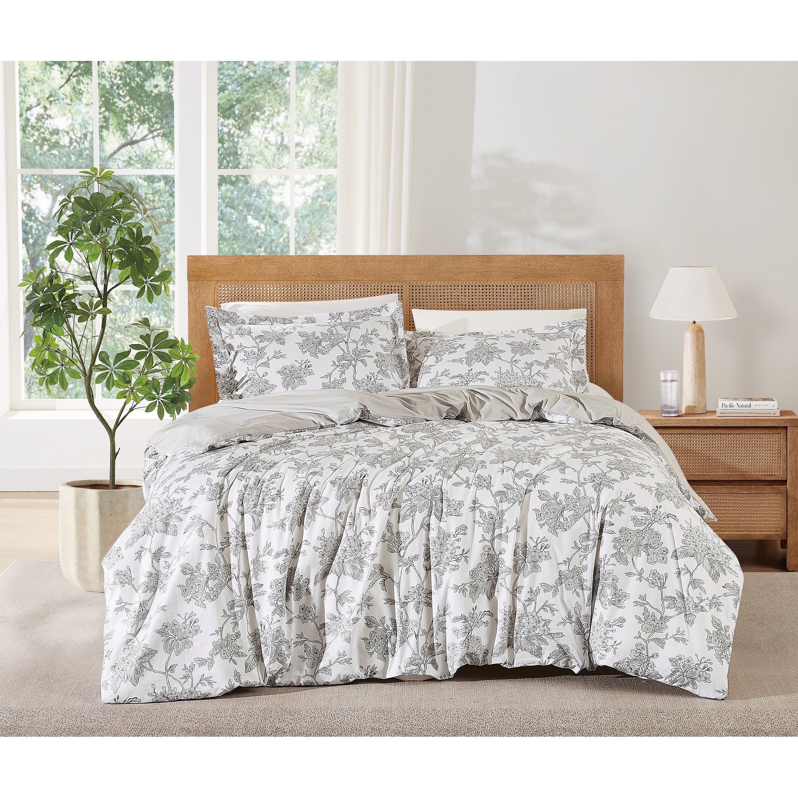 Brooklyn Loom Mila Floral Comforter Set