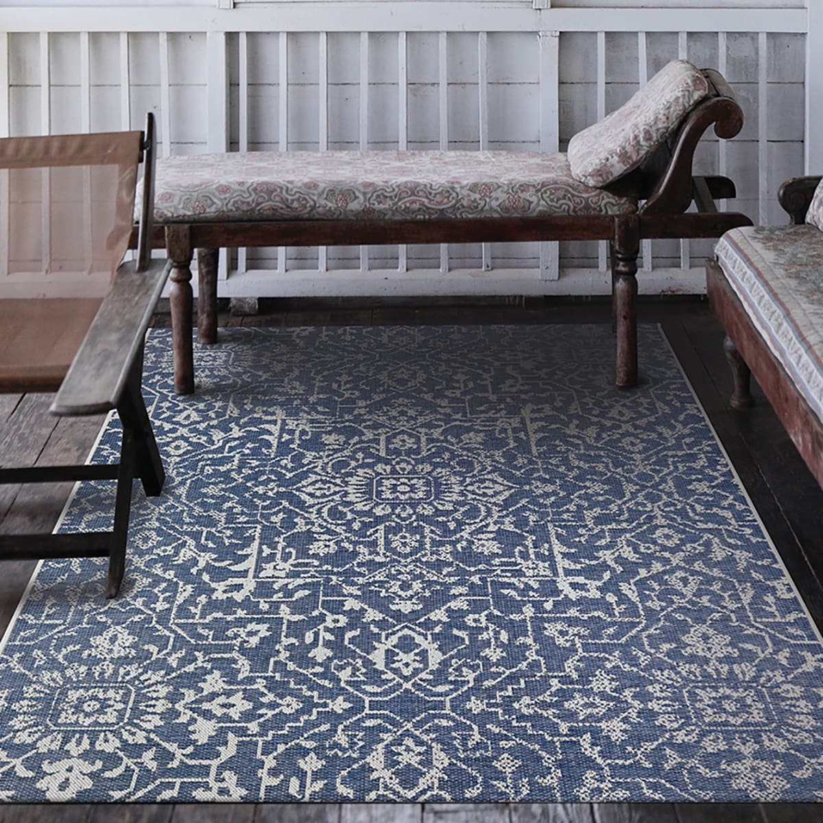 Carriage House Medallion Navy Ivory Indoor Outdoor Area Rug 76 X 109