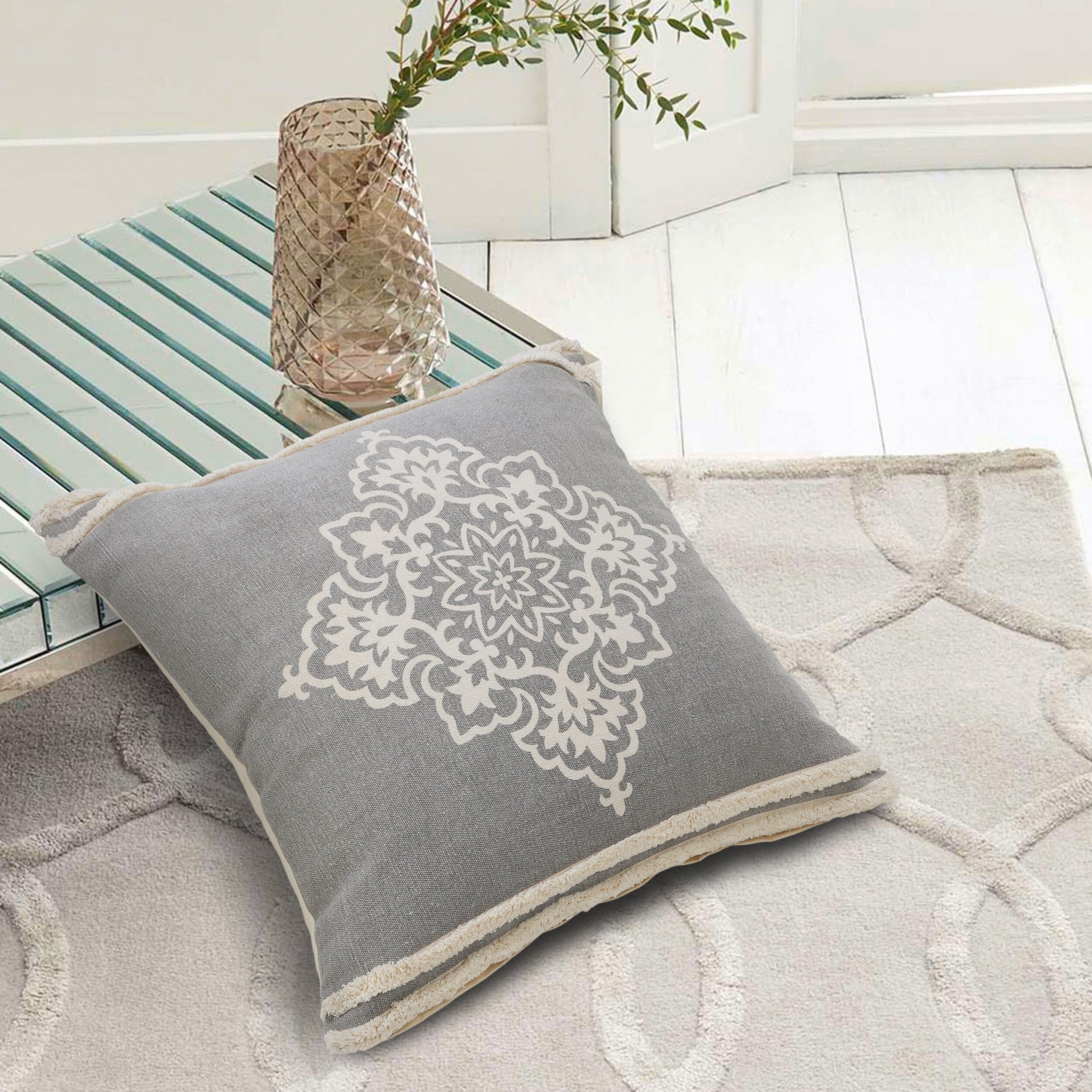 Casual Floral Diamond Medallion Throw Pillow With Tufted Border