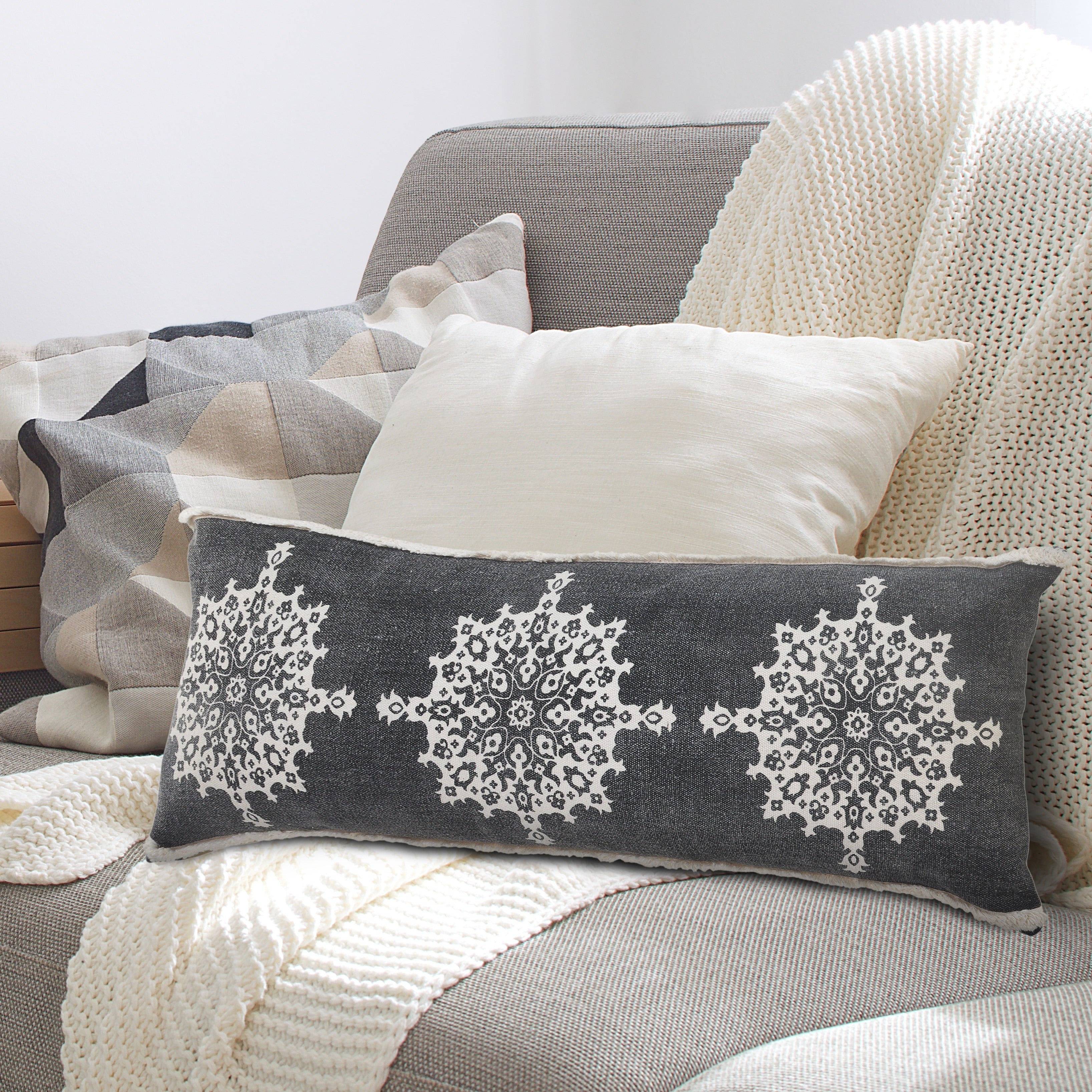 Casual Floral Mandala Medallion Lumbar Pillow With Tufted Border