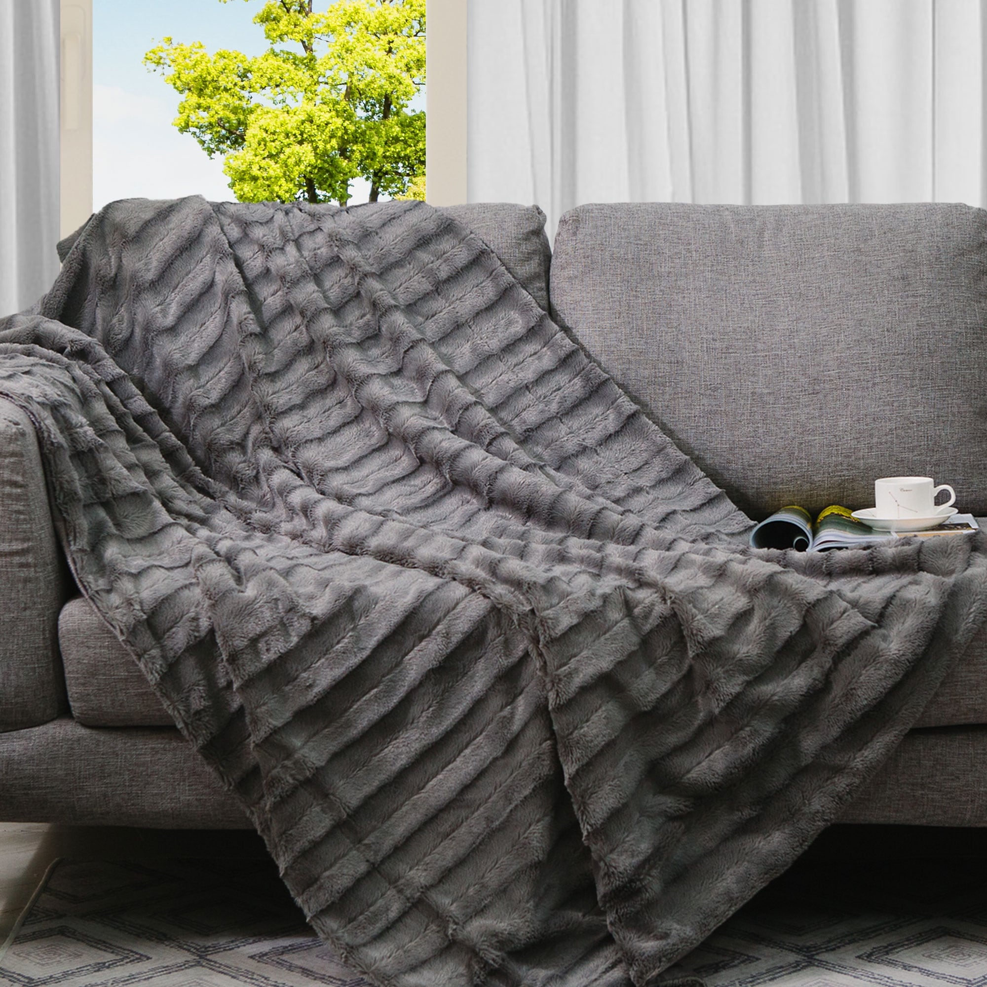 Cheer Collection 40 X 50 Ultra Soft Faux Fur Throw Blanket